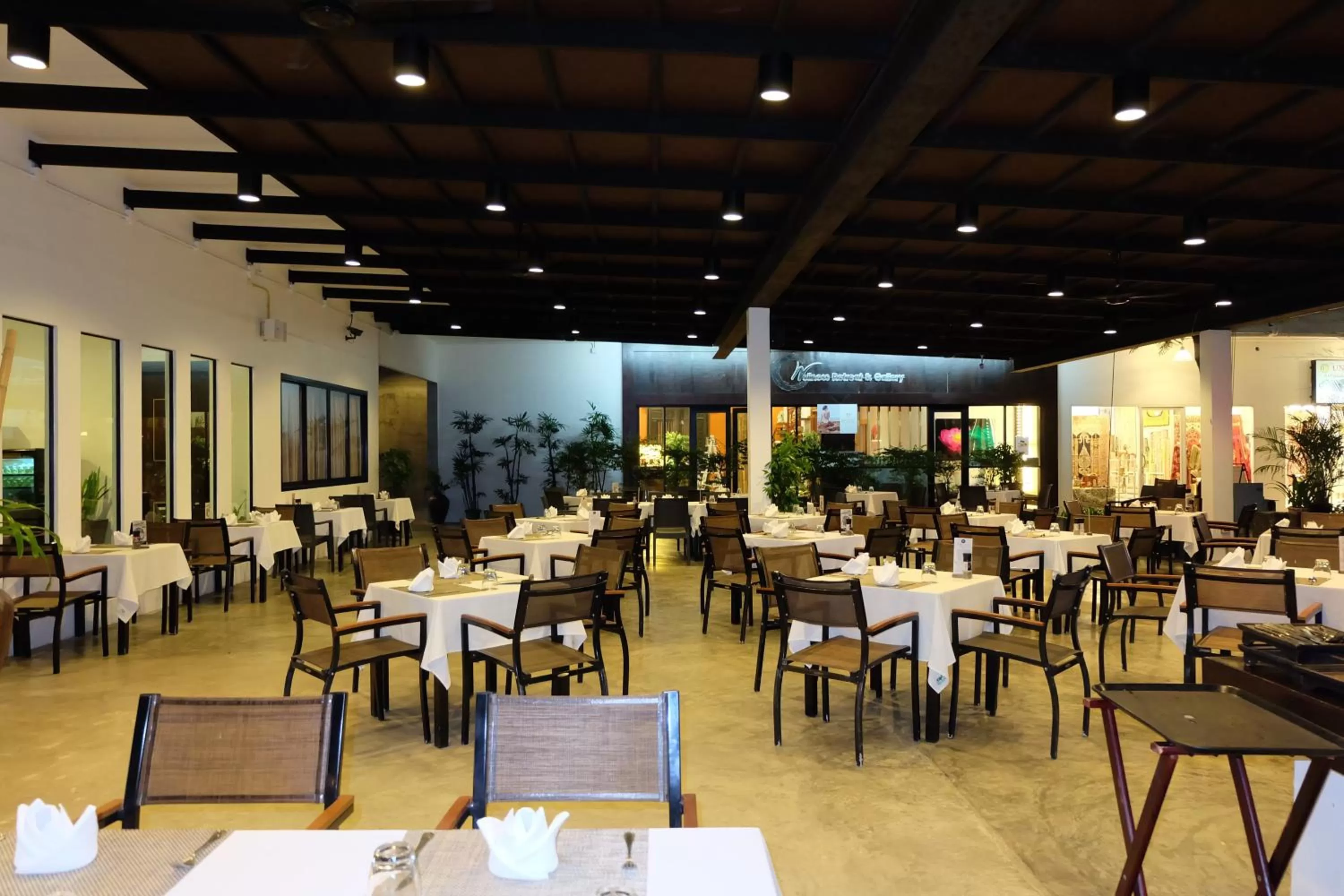 Restaurant/places to eat in Nai Yang Beach Resort and Spa
