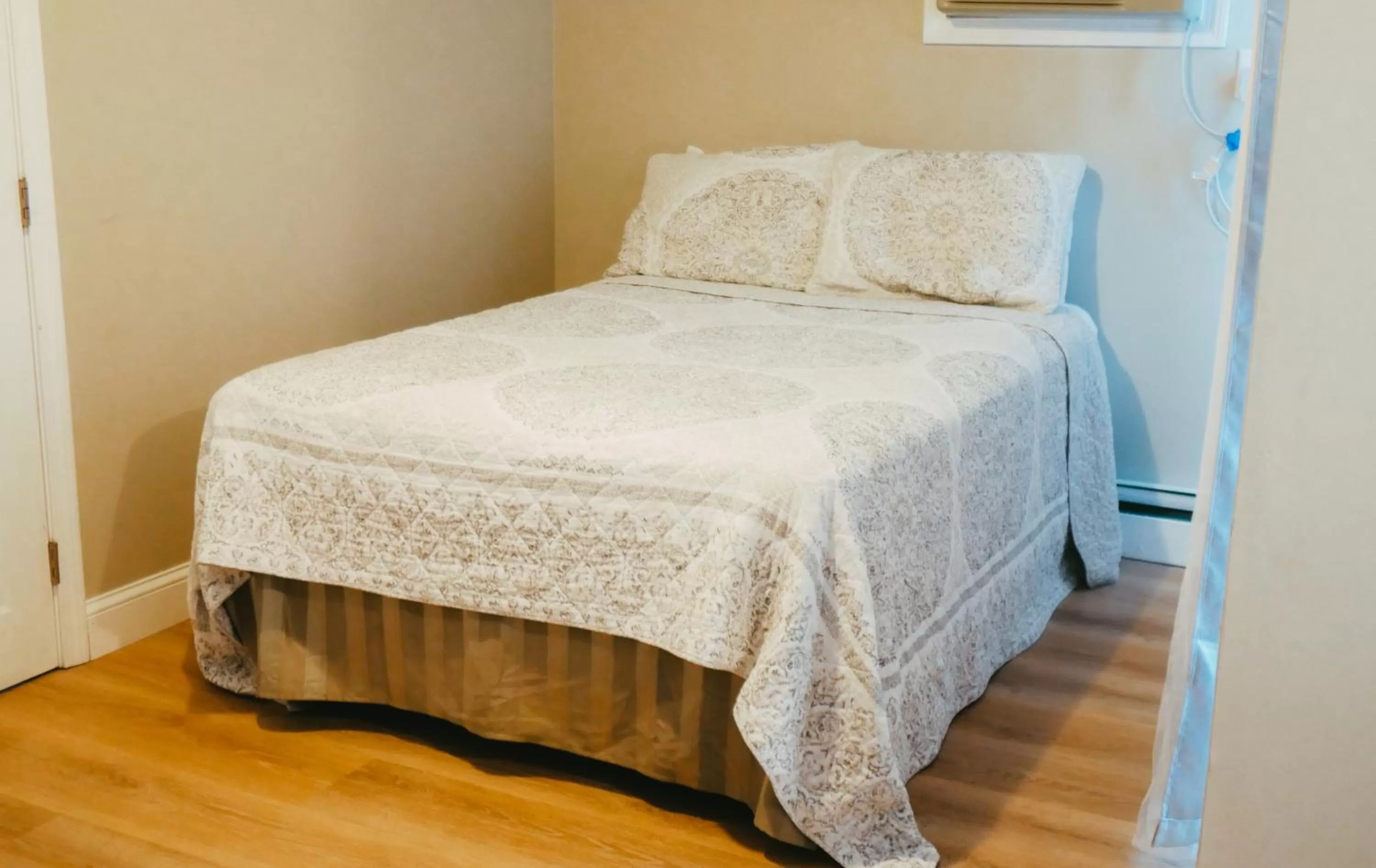 Bed in The Atlantic Motel