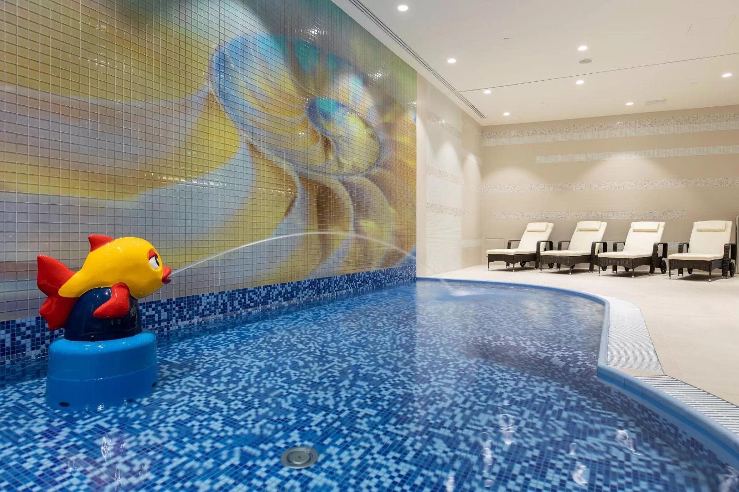 Swimming pool in Radisson Blu Hotel & Residences