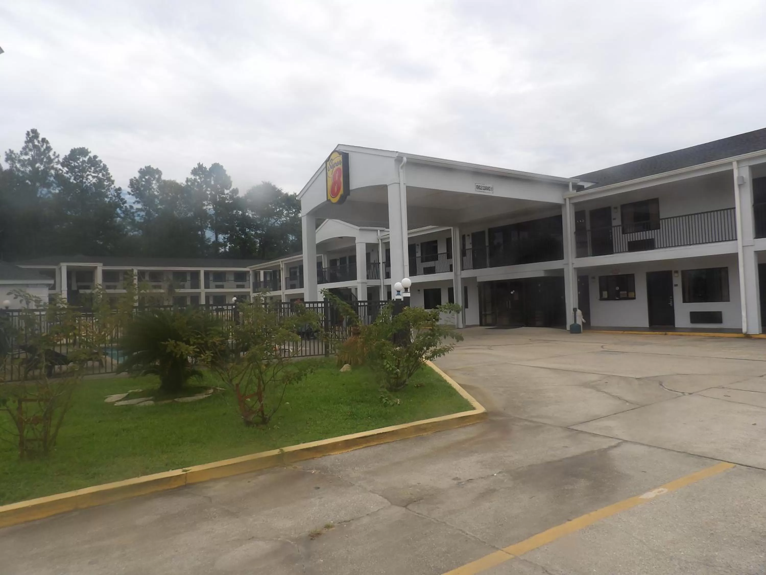 Super 8 by Wyndham Ocean Springs Biloxi