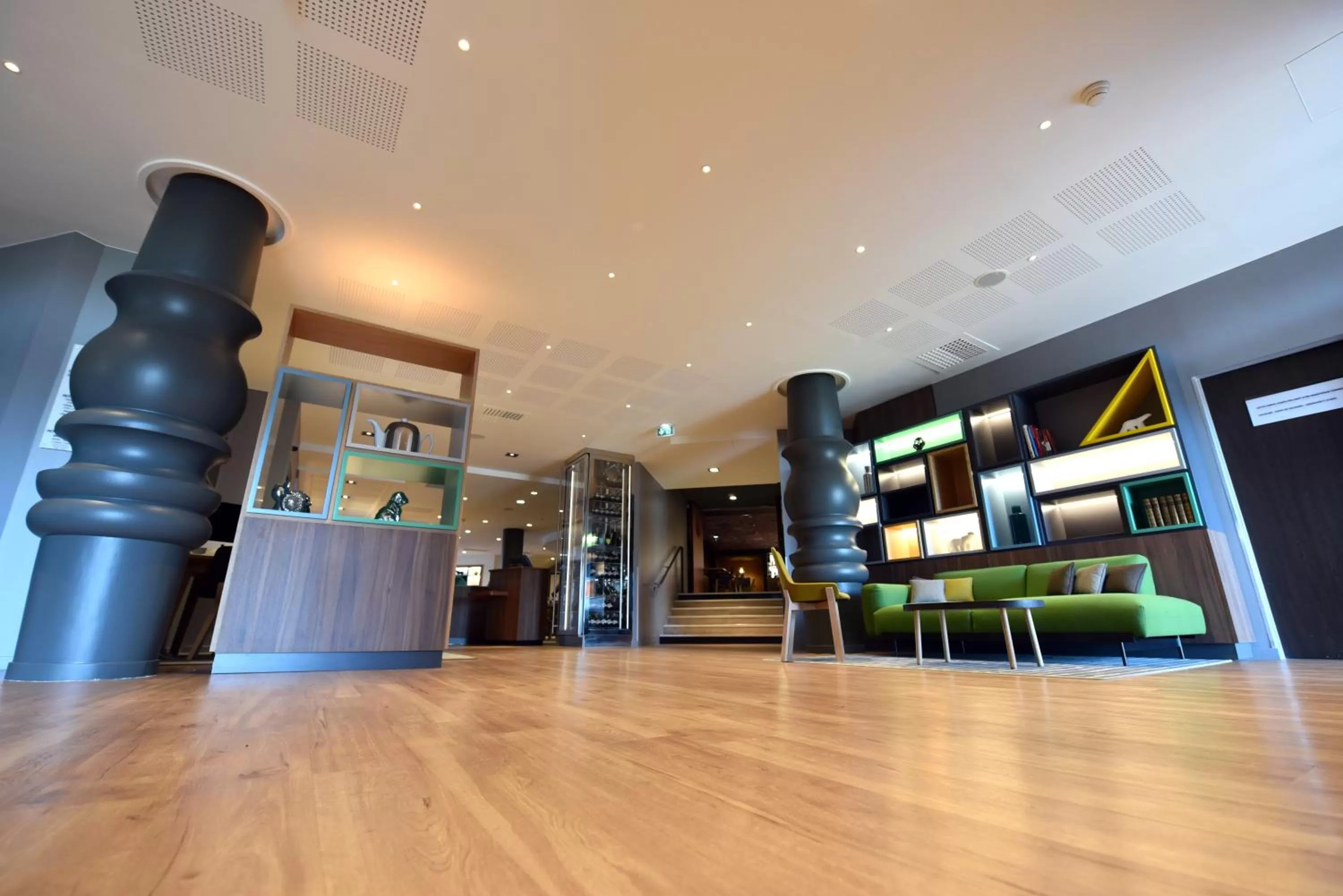 Lobby or reception in Holiday Inn Dijon Toison D'or by IHG