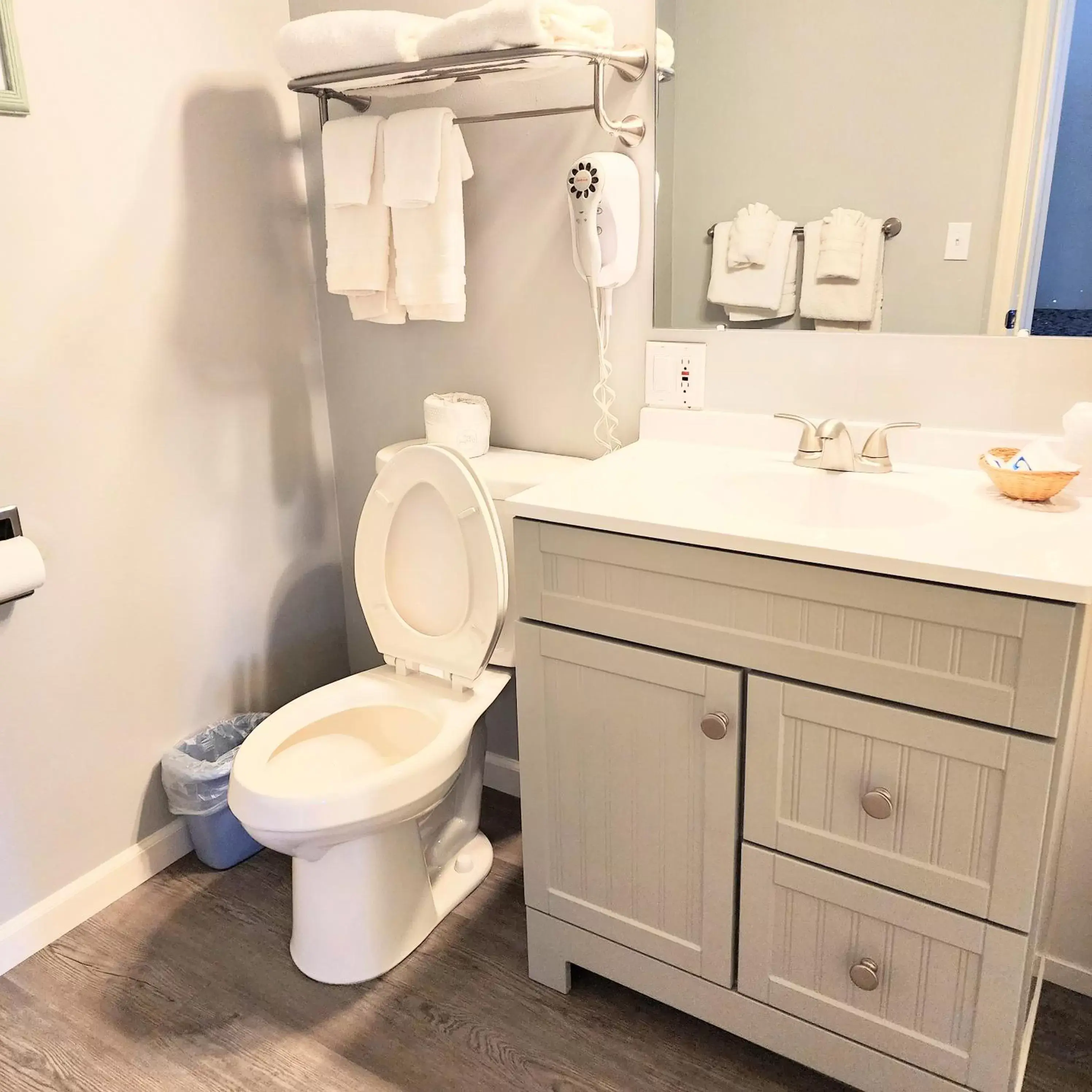 Three-Bedroom Suite in Canyon Motel Three-Bedroom Suite in Canyon Motel