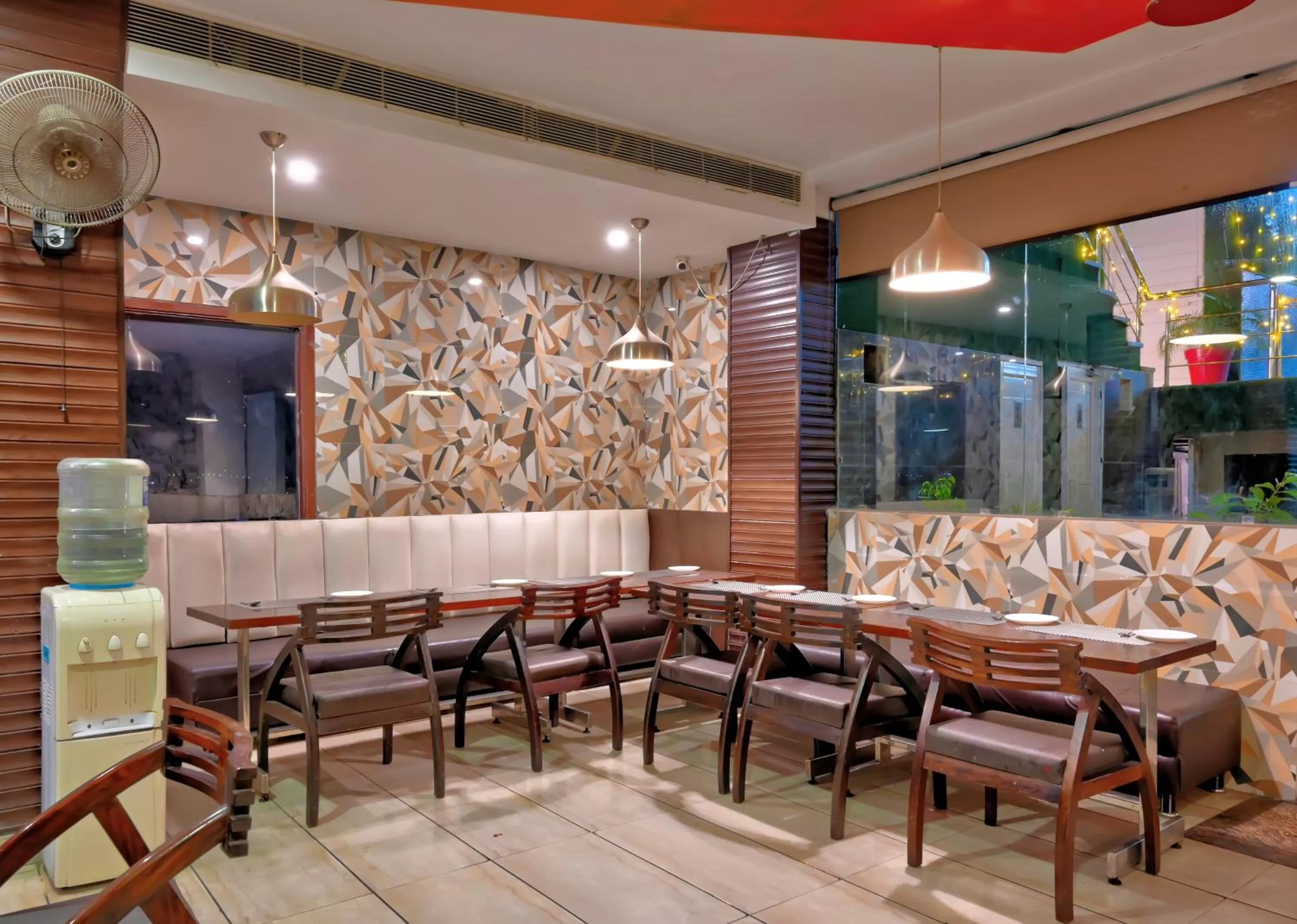 Seating area in Crestline Sallow Club