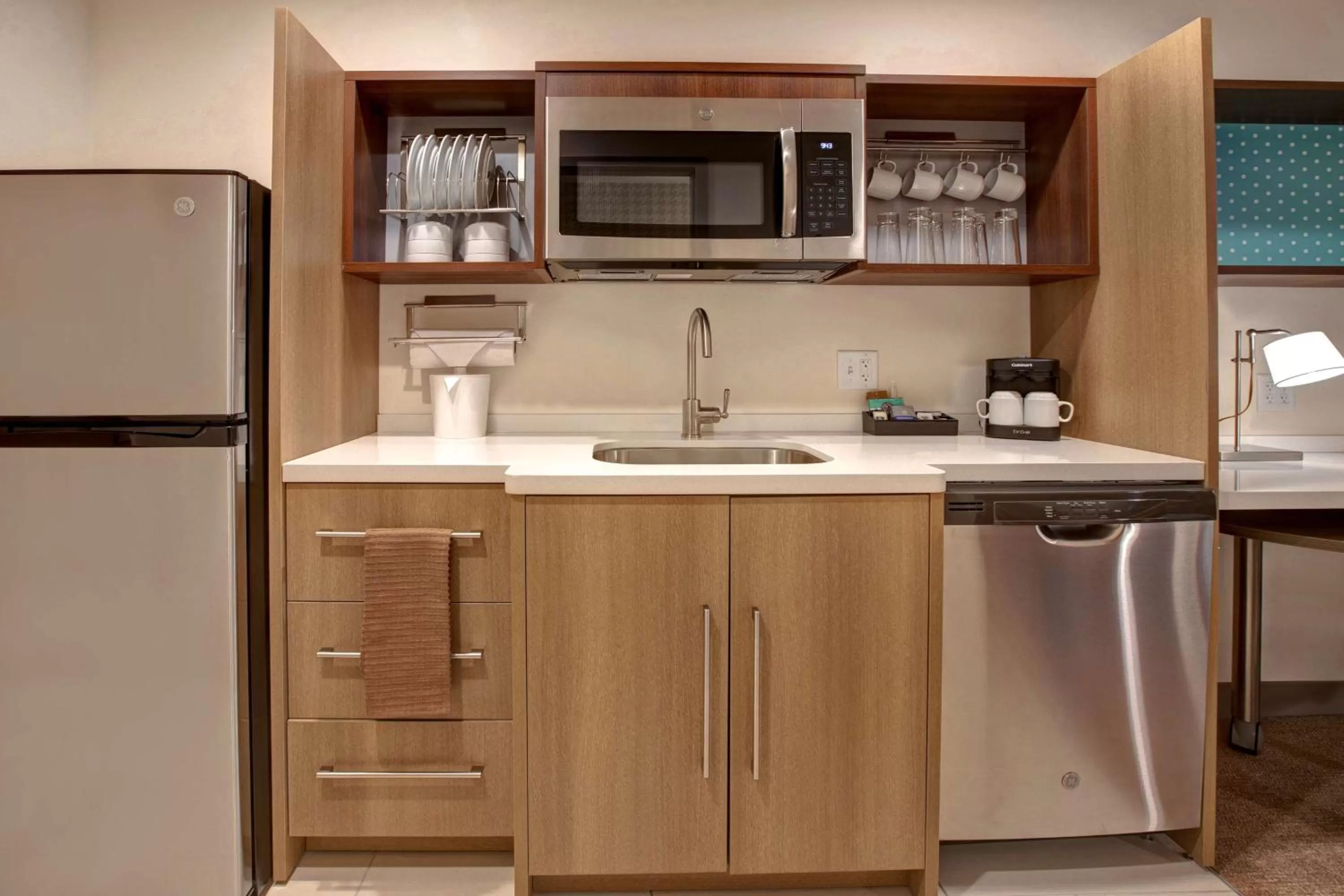 Kitchen or kitchenette in Home2 Suites By Hilton Loves Park Rockford