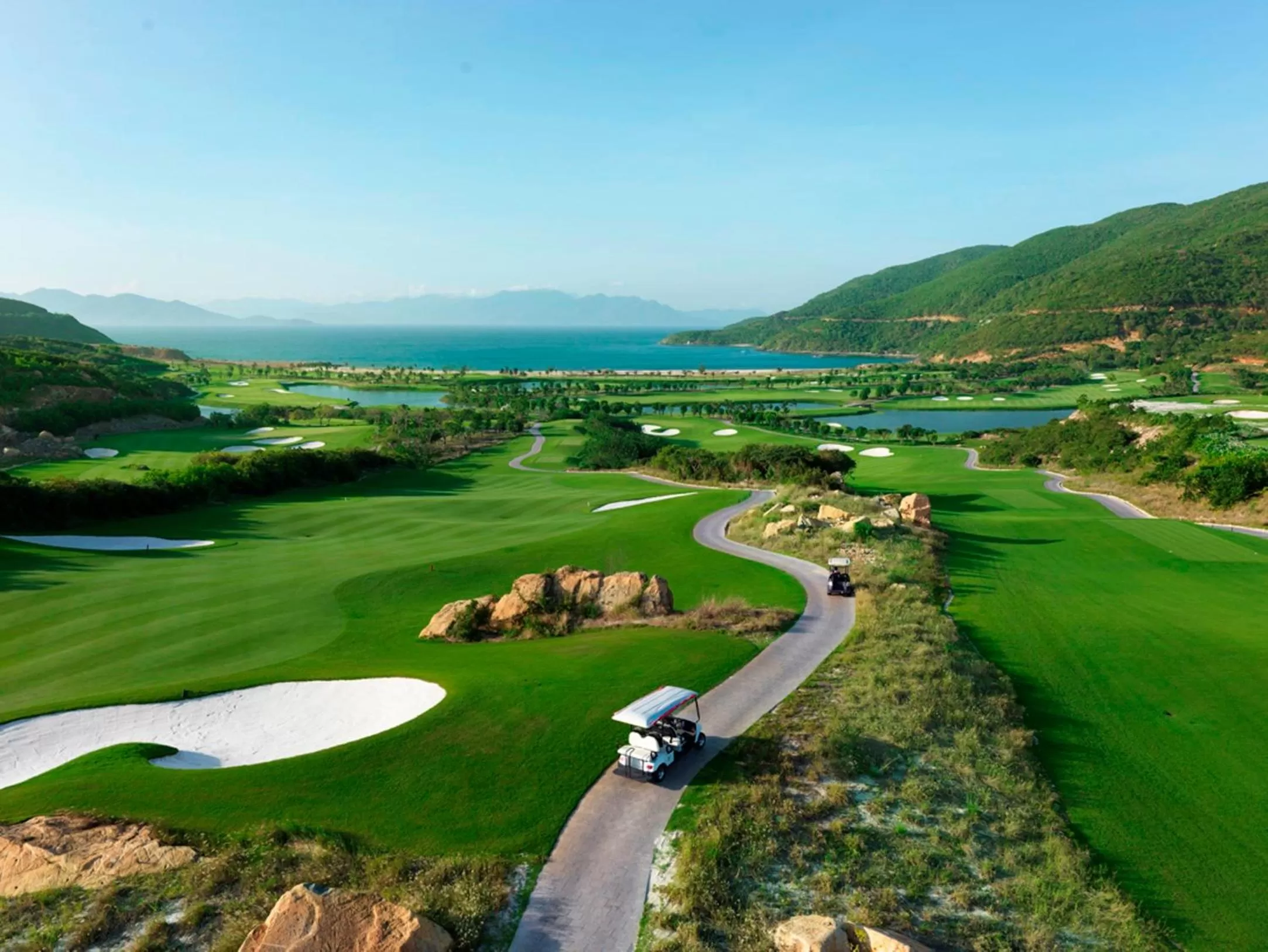 Golfcourse in Vinpearl Luxury Nha Trang