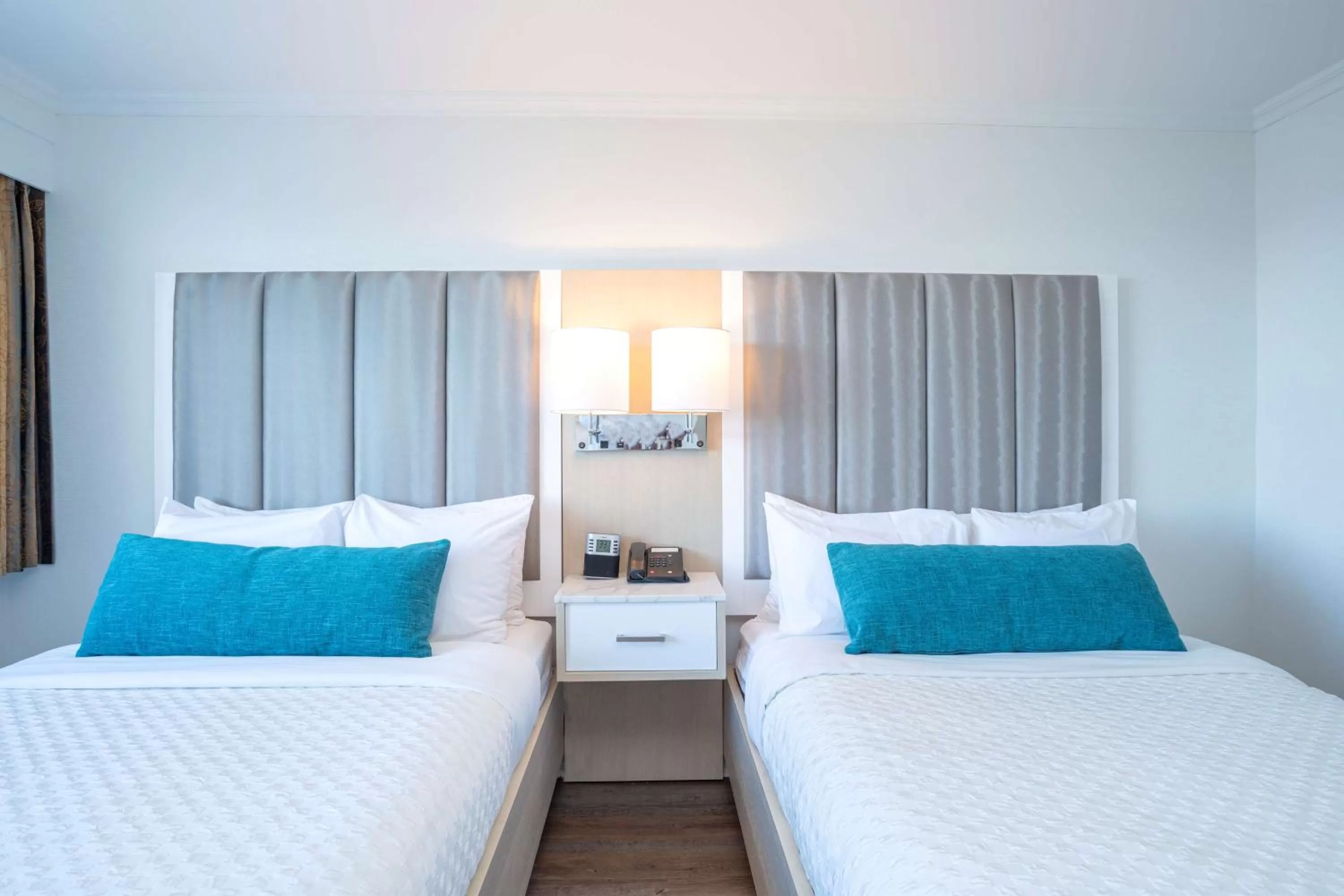 Photo of the whole room, Bed in Best Western Dorchester Hotel