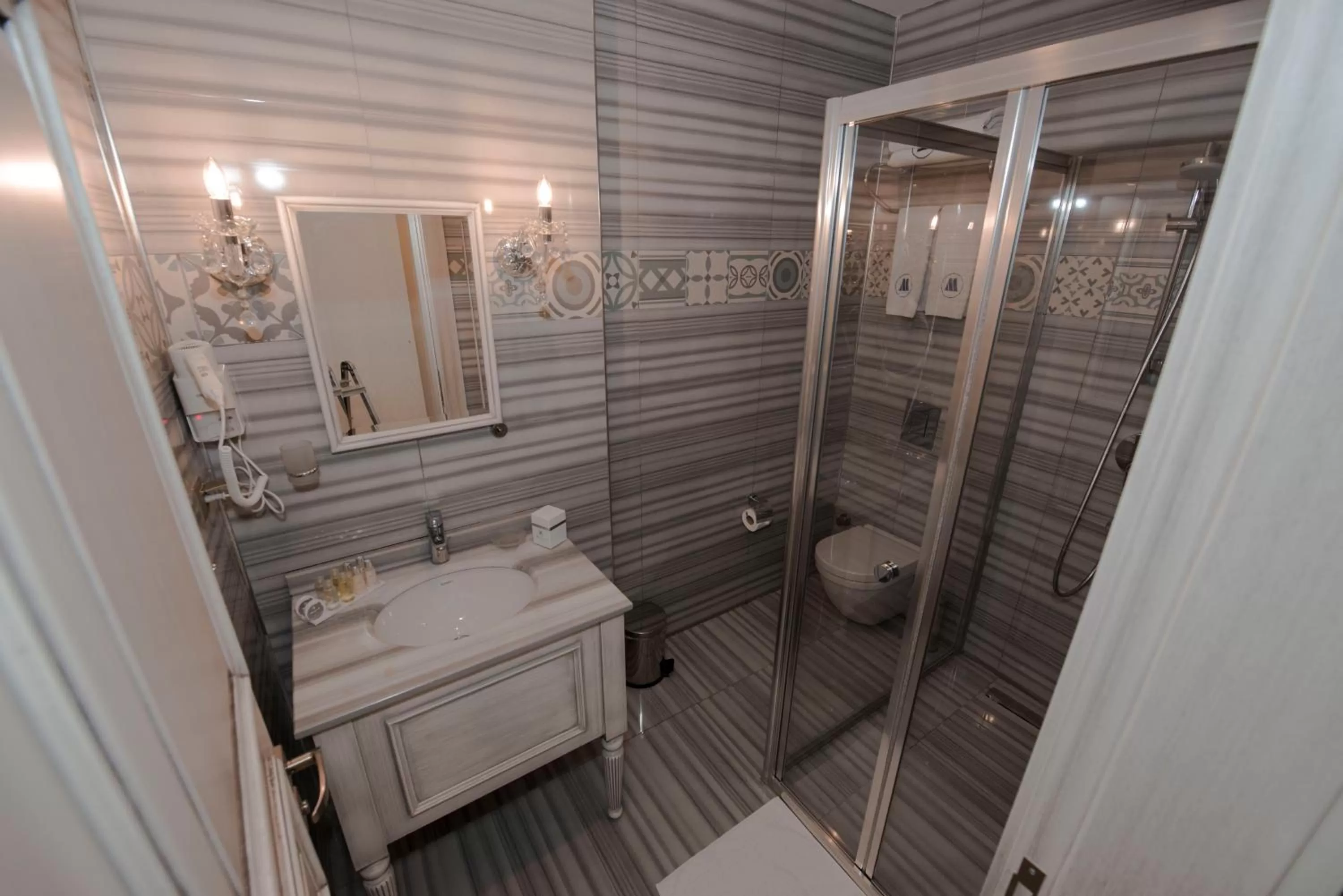 Budget Double Room in Manesol Old City Bosphorus