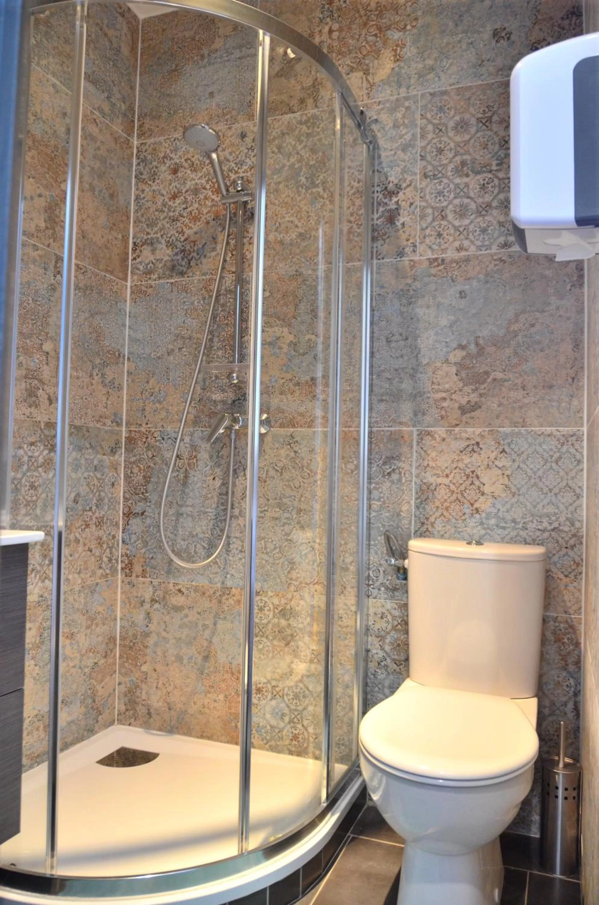 Bathroom in Aux Lys d'Or