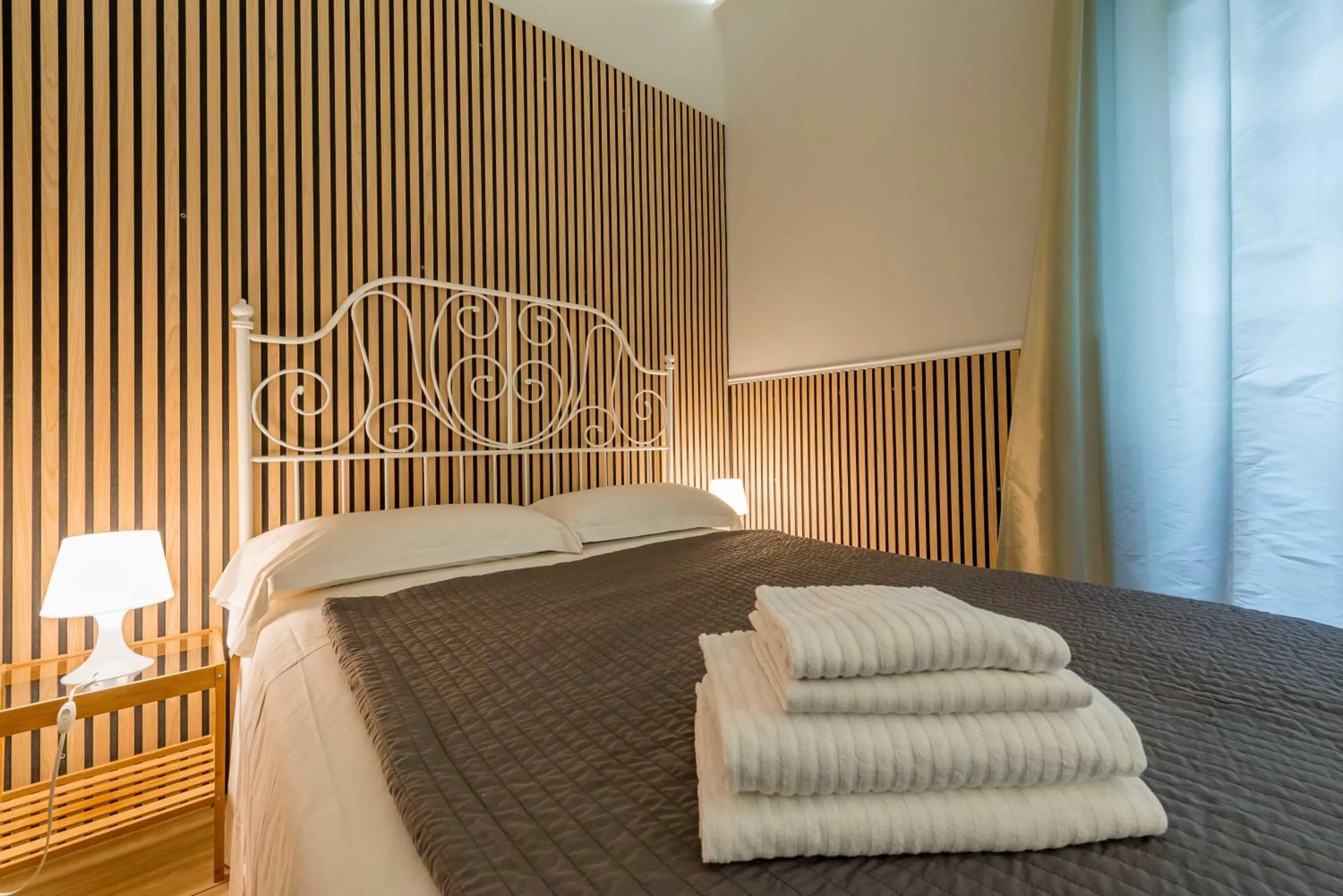 Photo of the whole room, Bed in Un Attimo A Roma B&B