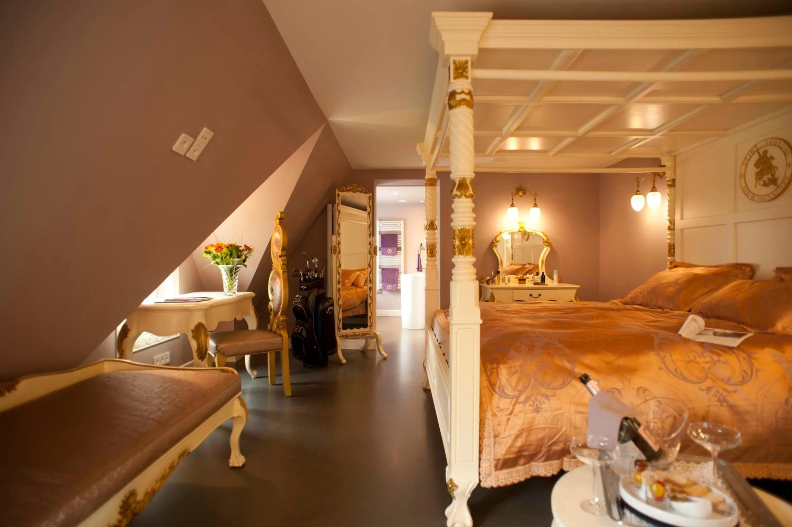 Bedroom, Bed in B&B Saint-Georges -Located in the city centre of Bruges-