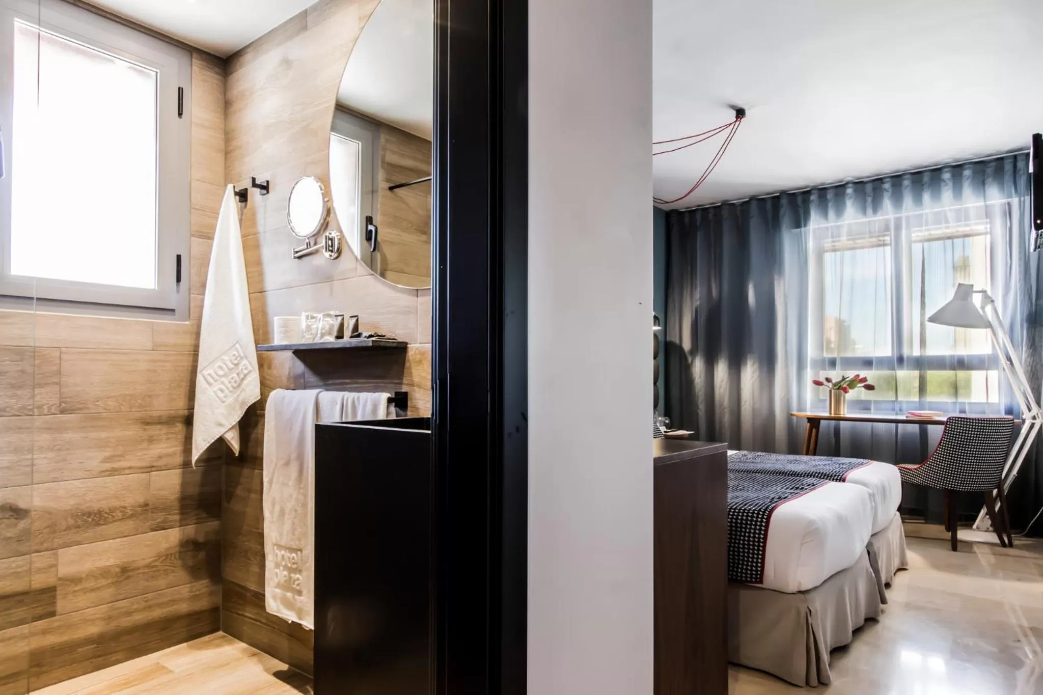 Photo of the whole room, Bed in Hotel Pamplona Plaza