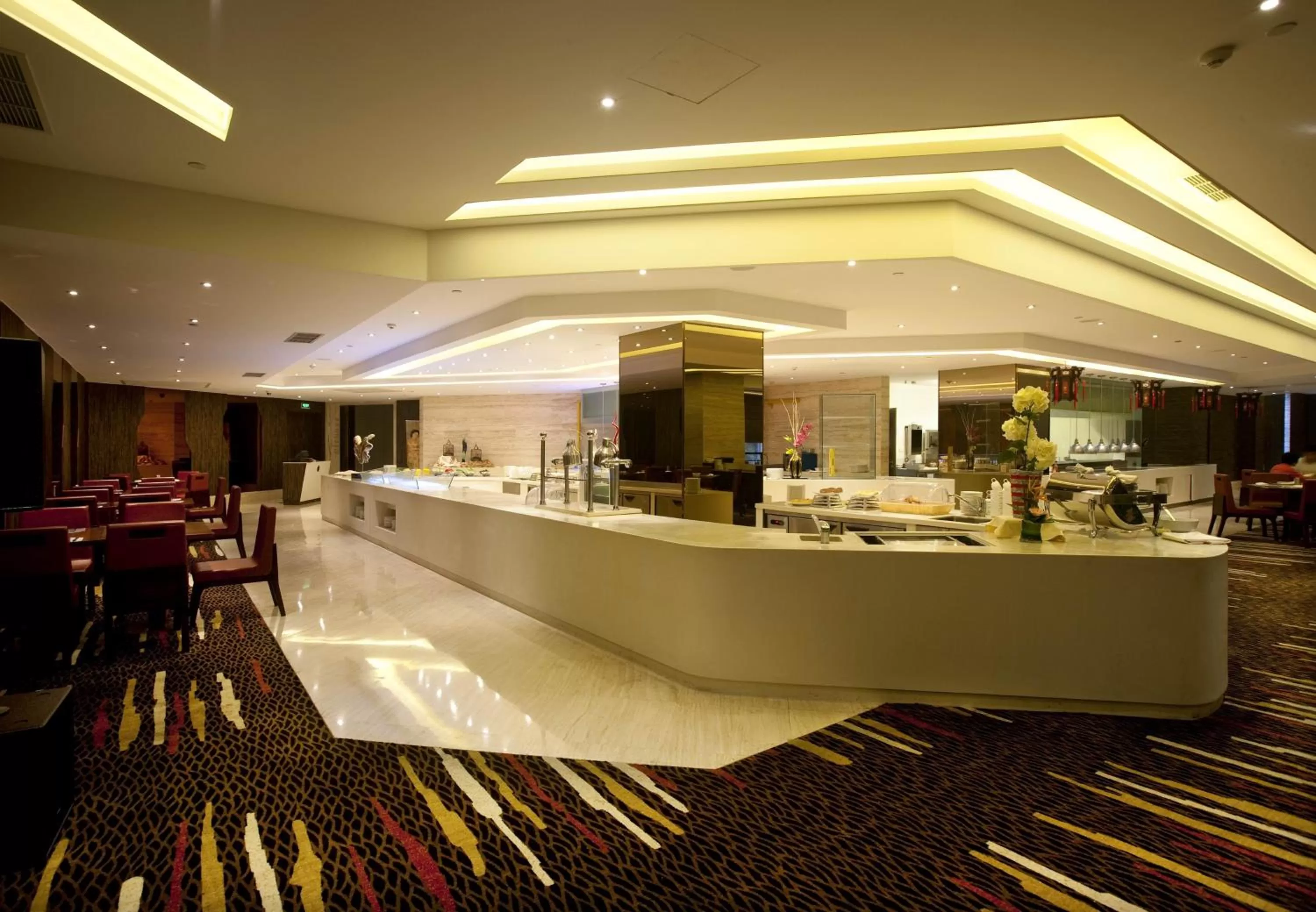 Restaurant/places to eat in Holiday Inn Shanghai Songjiang by IHG - Miaoqian Street