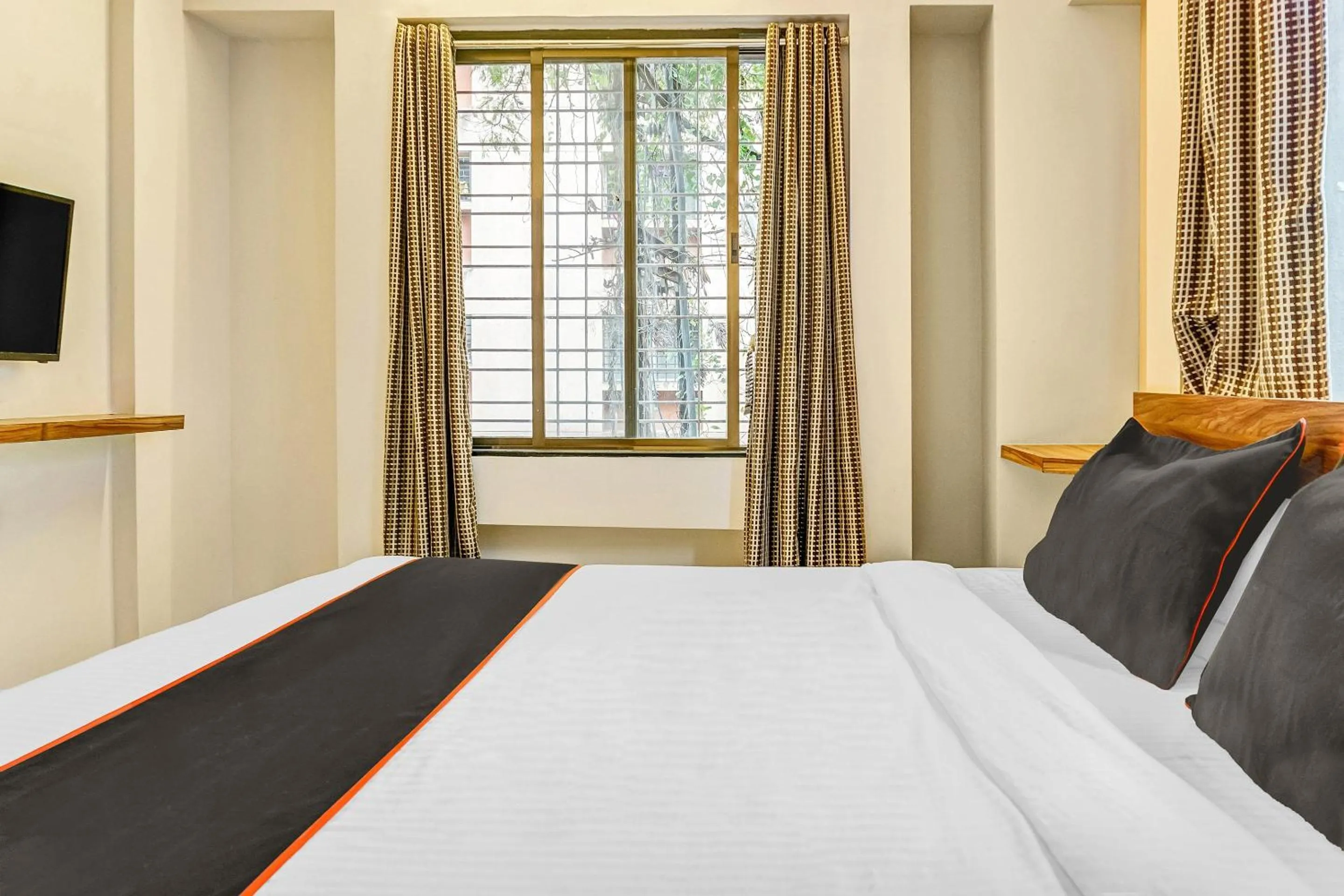 Bedroom, Bed in Habitat Service Apartments