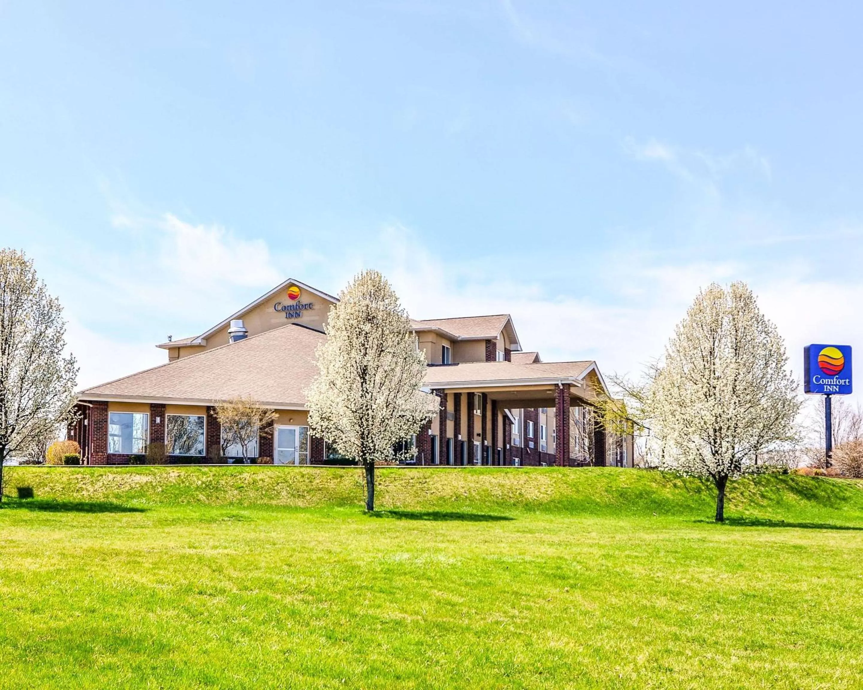 Property building in Comfort Inn