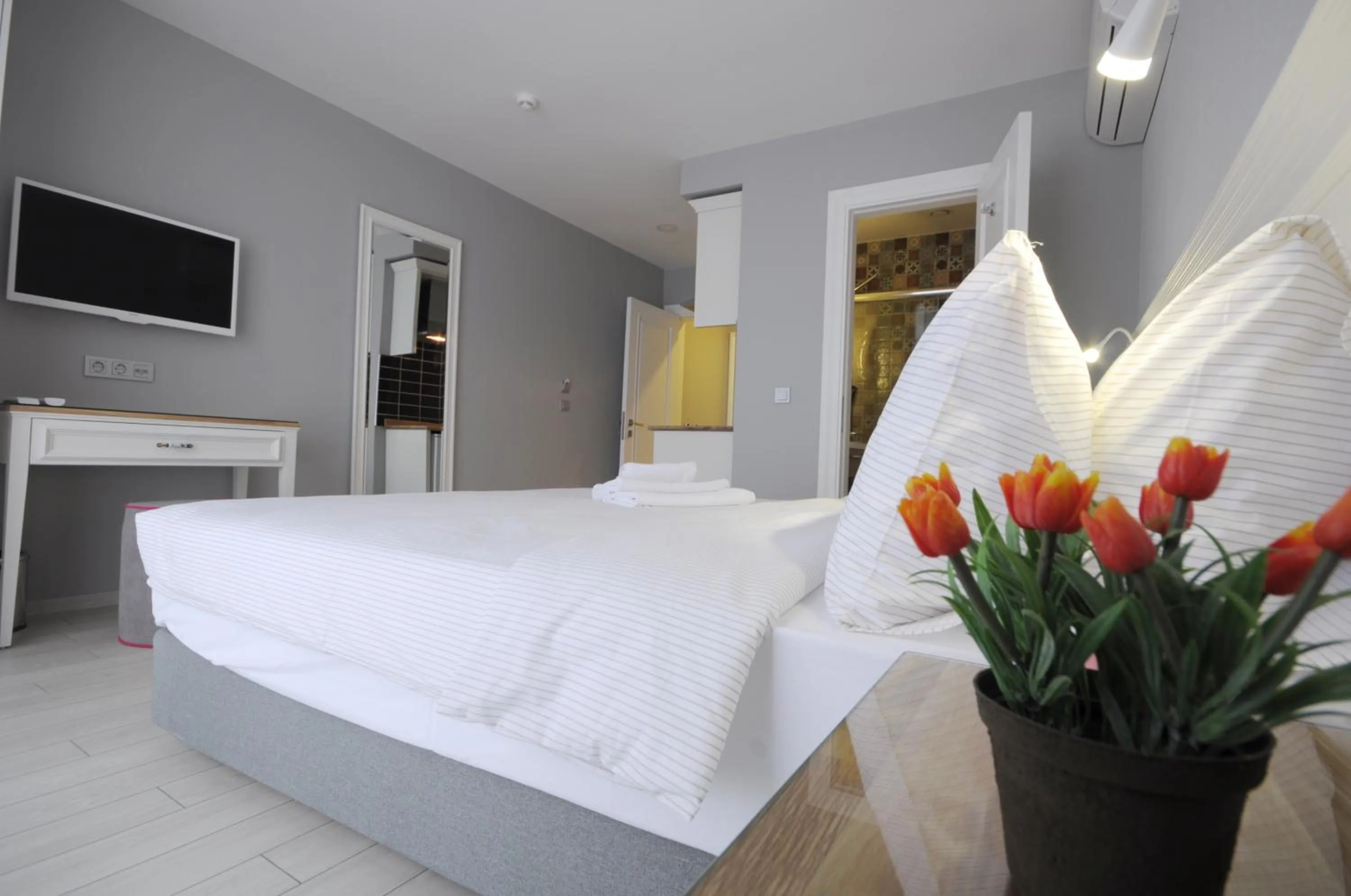 Photo of the whole room, Bed in Ada Home Istanbul