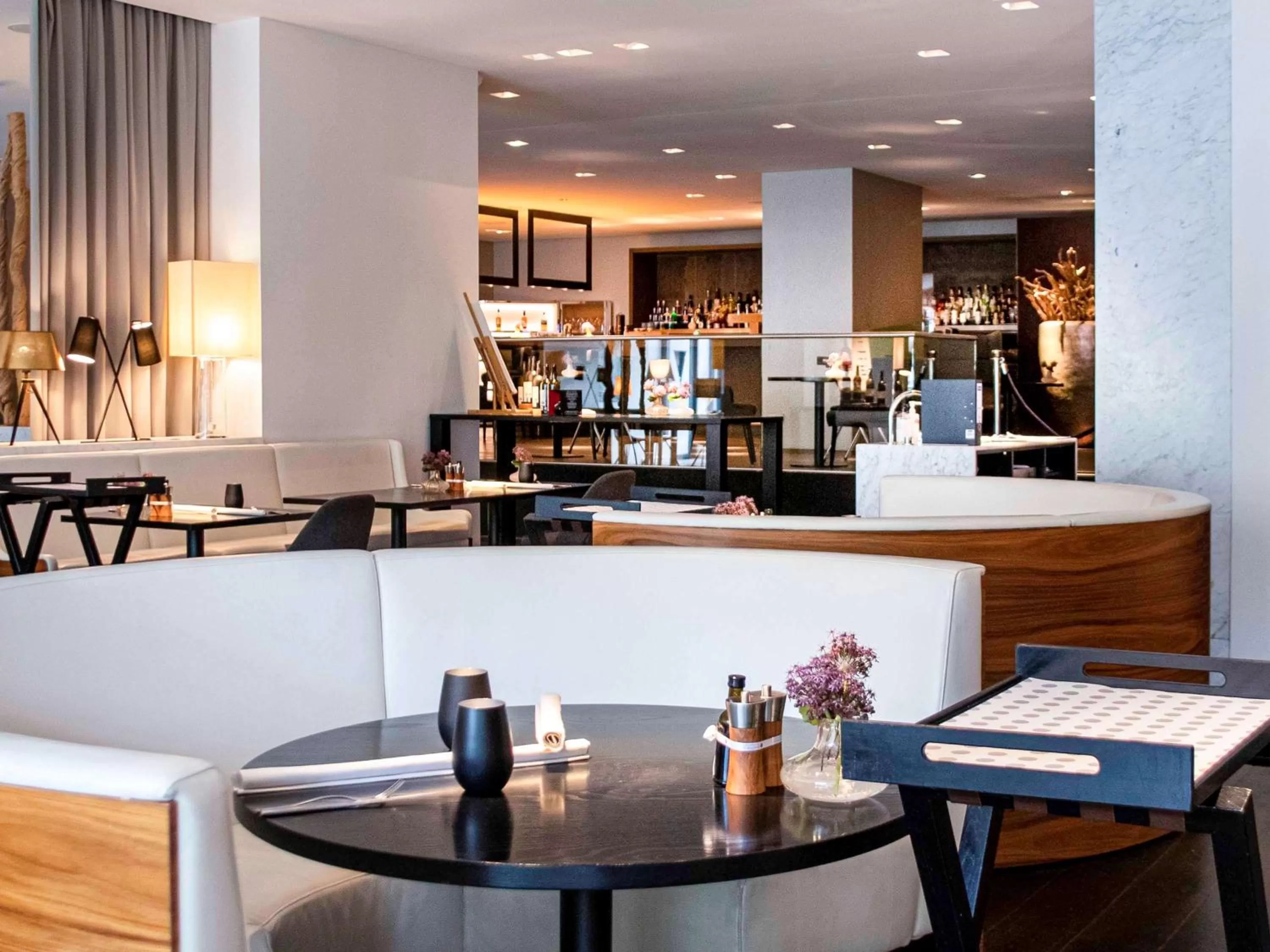 Restaurant/places to eat in Pullman Eindhoven Cocagne