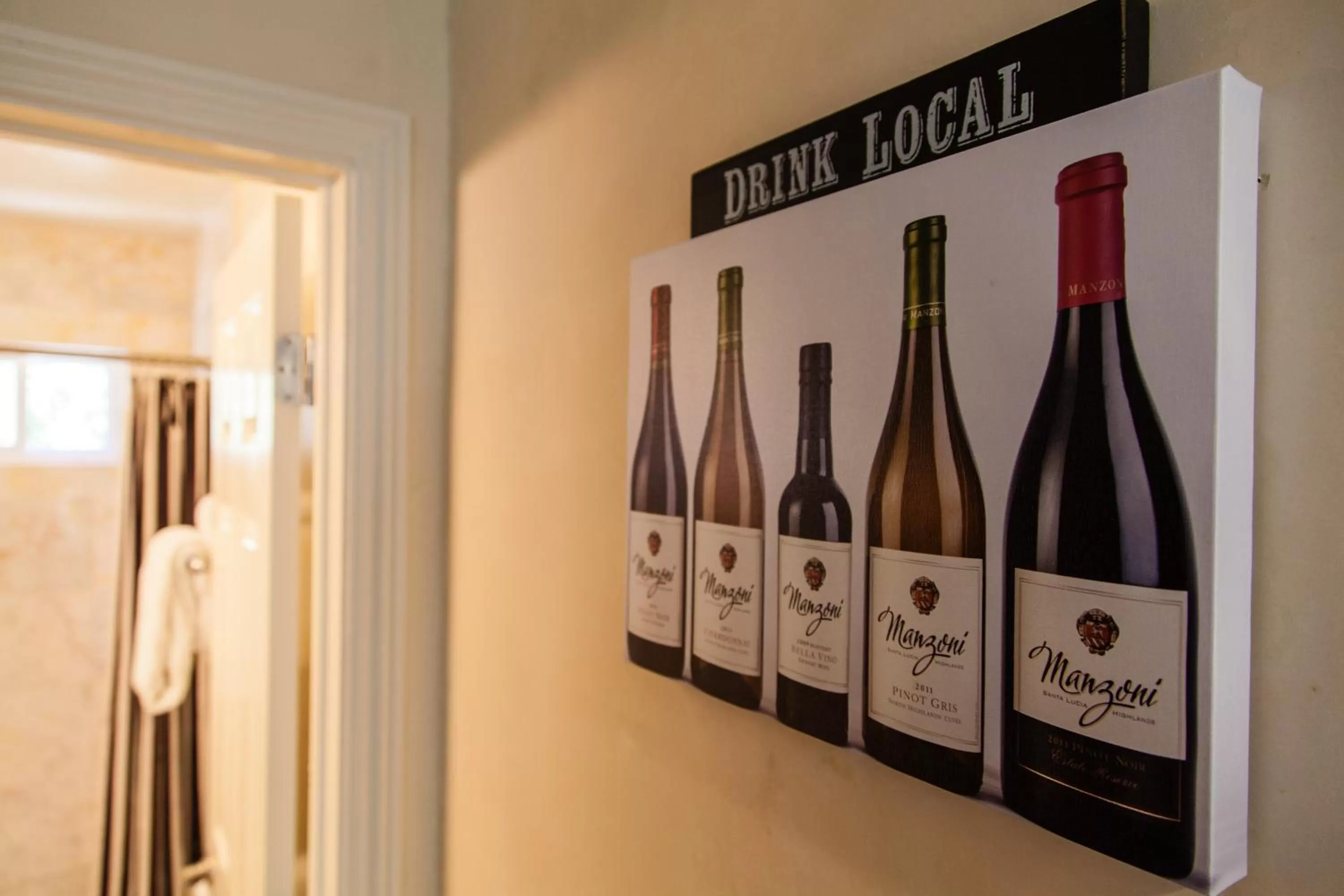 Decorative detail in The Vendange Carmel Inn & Suites