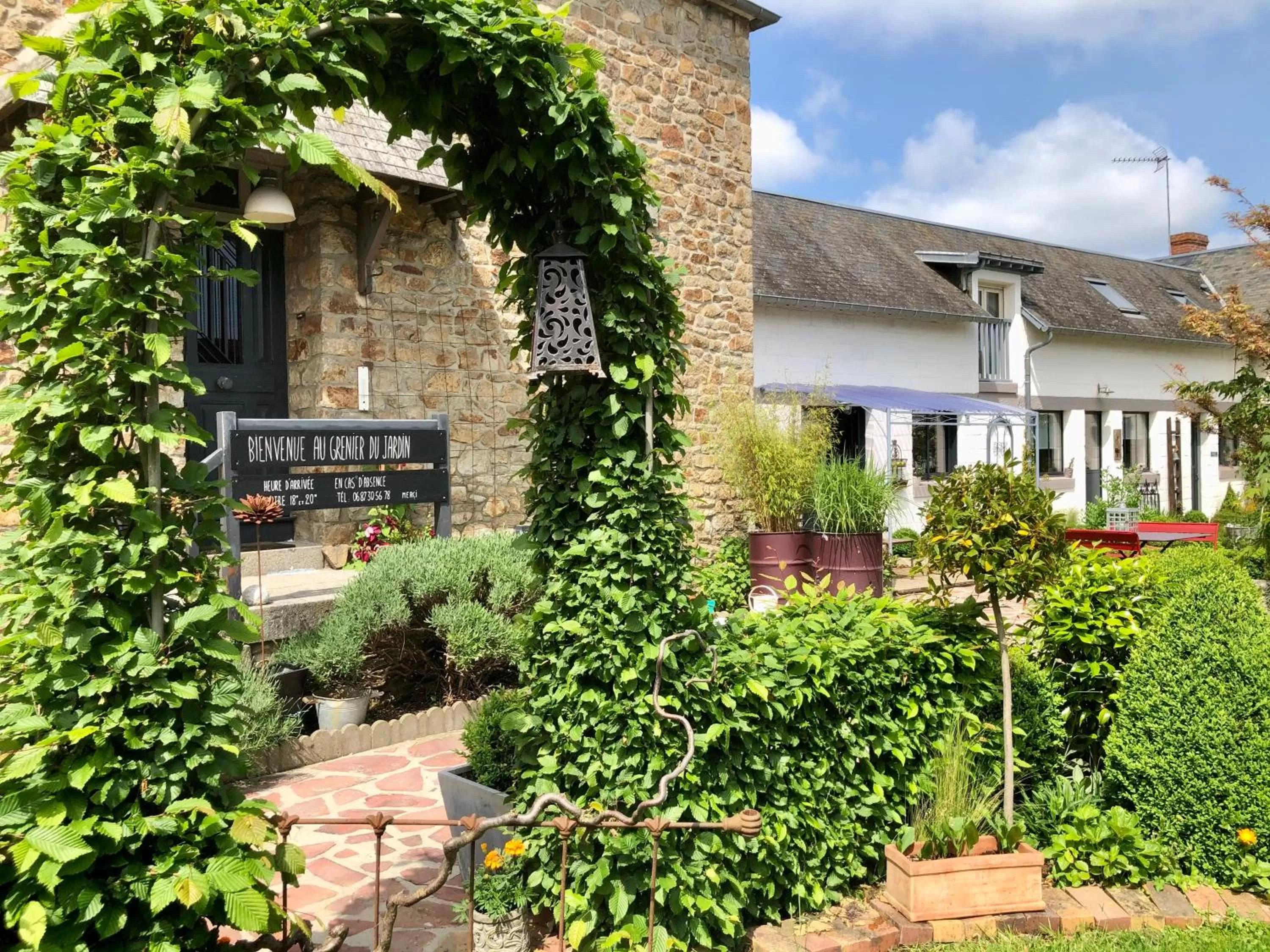 Property building in Le Grenier du Jardin