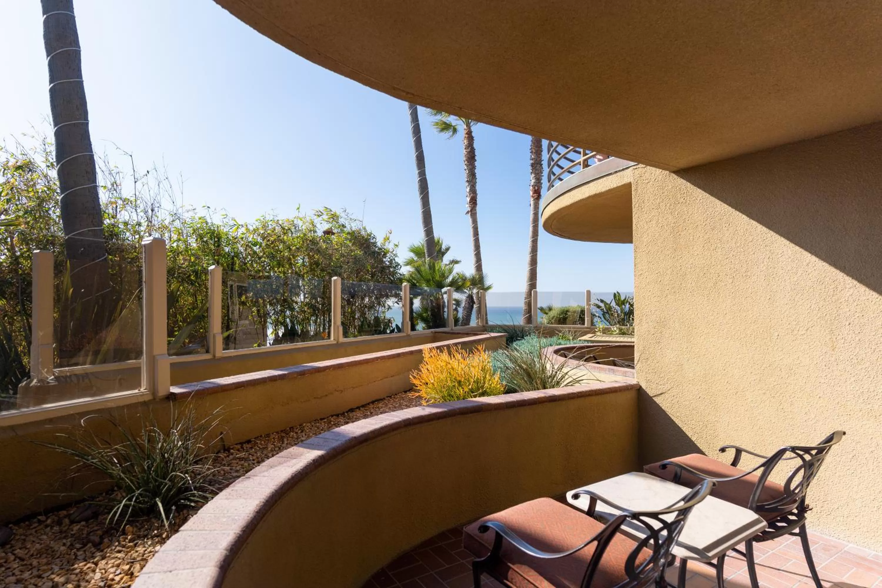 Balcony/Terrace in Pacific Terrace Hotel