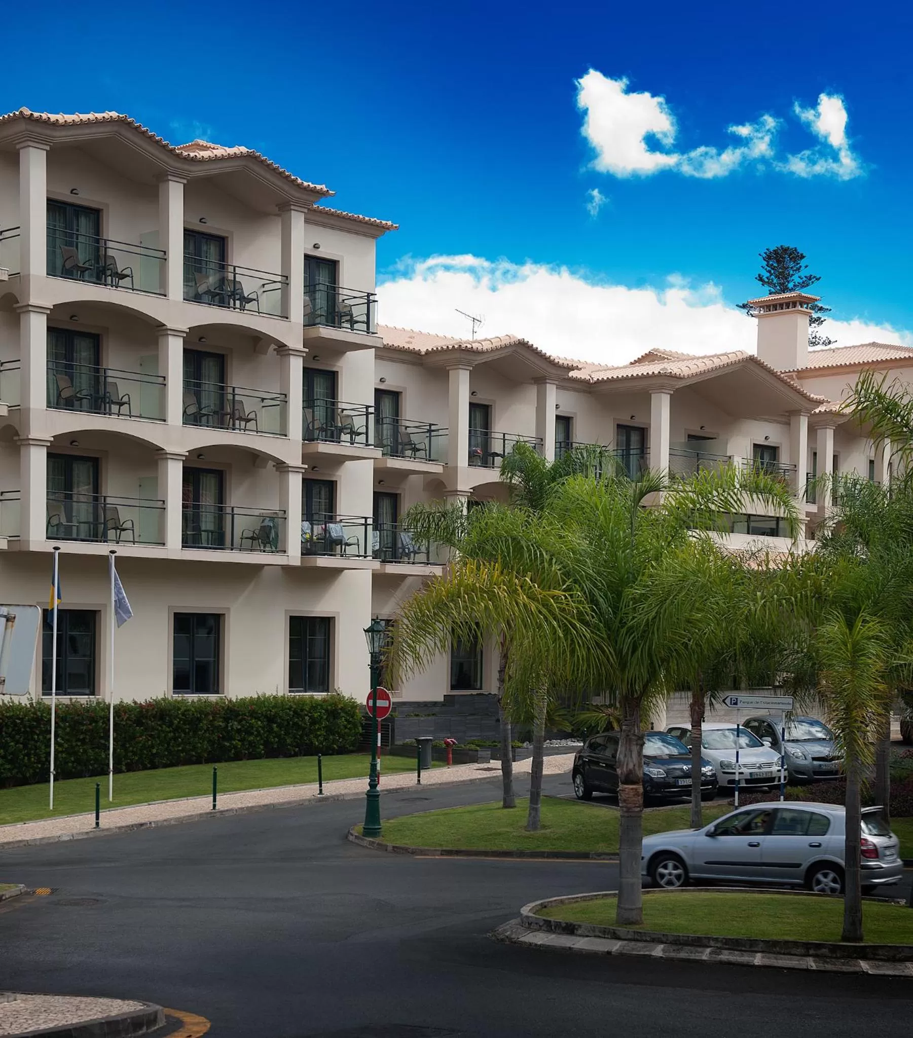 Facade/entrance in Vila Gale Santa Cruz