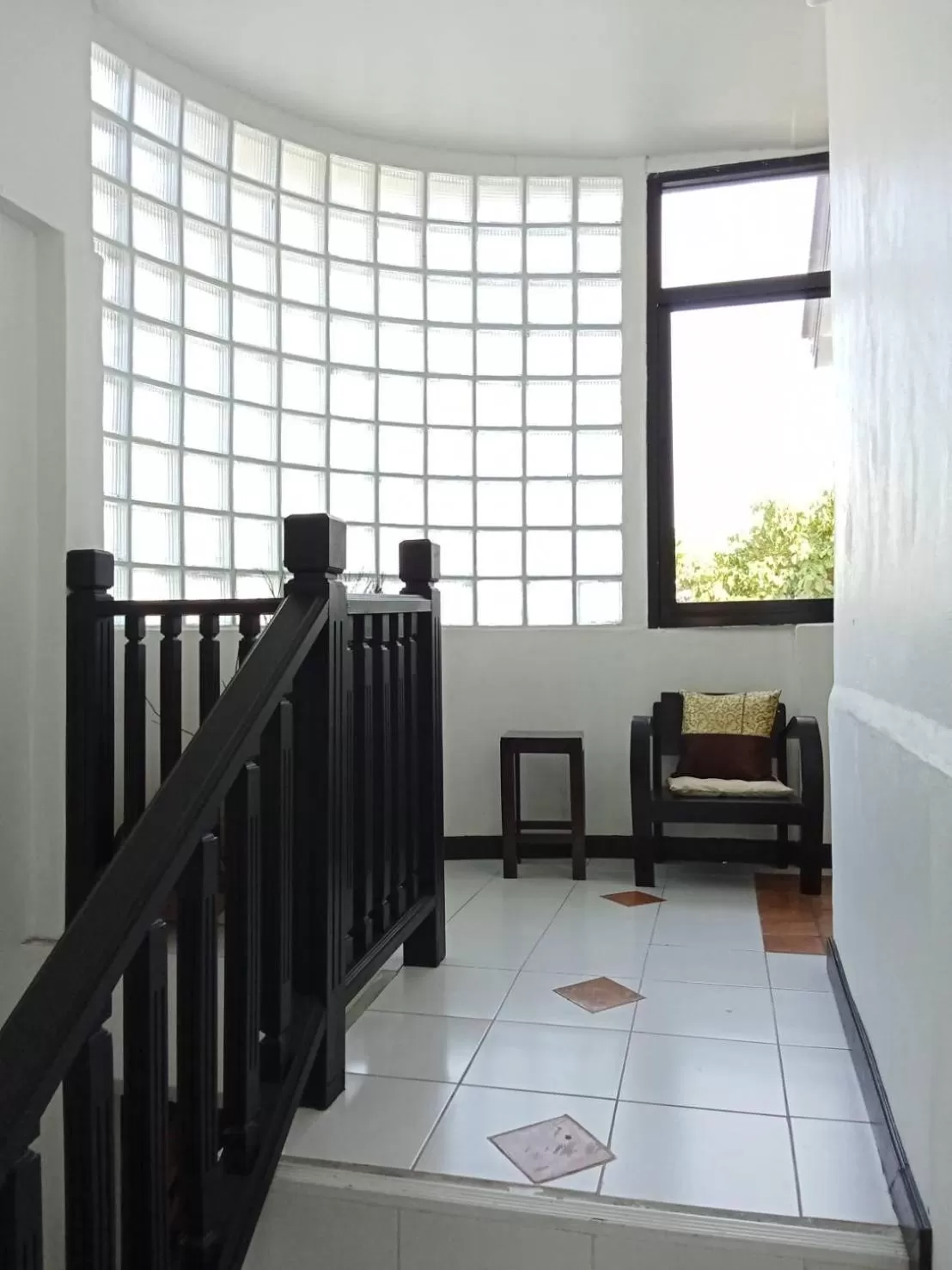 Seating area in Vlodge House