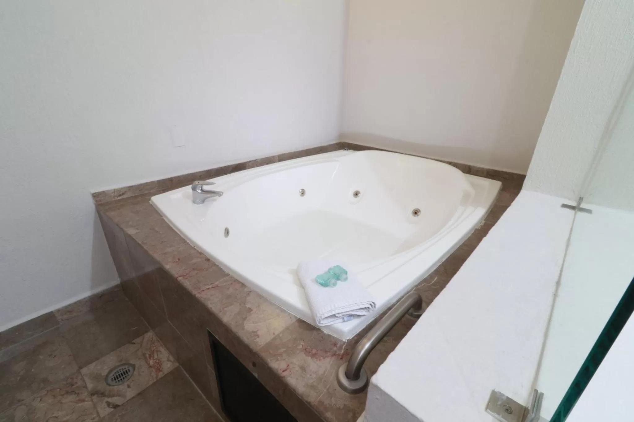 Photo of the whole room in Holiday Inn Express San Luis Potosí by IHG