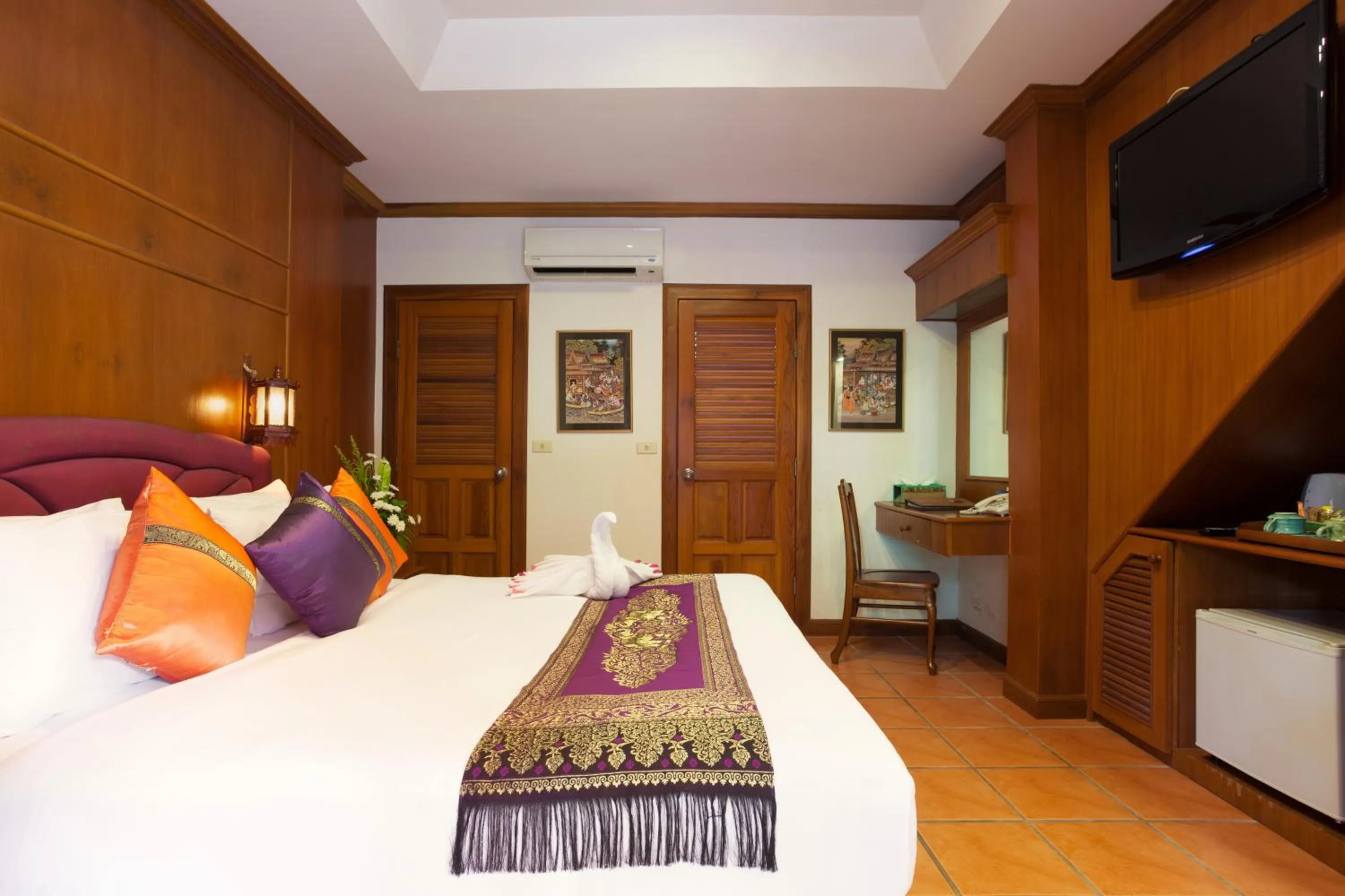 Photo of the whole room, Bed in Royal Phawadee Village Patong - 2 Minutes walk to the beach