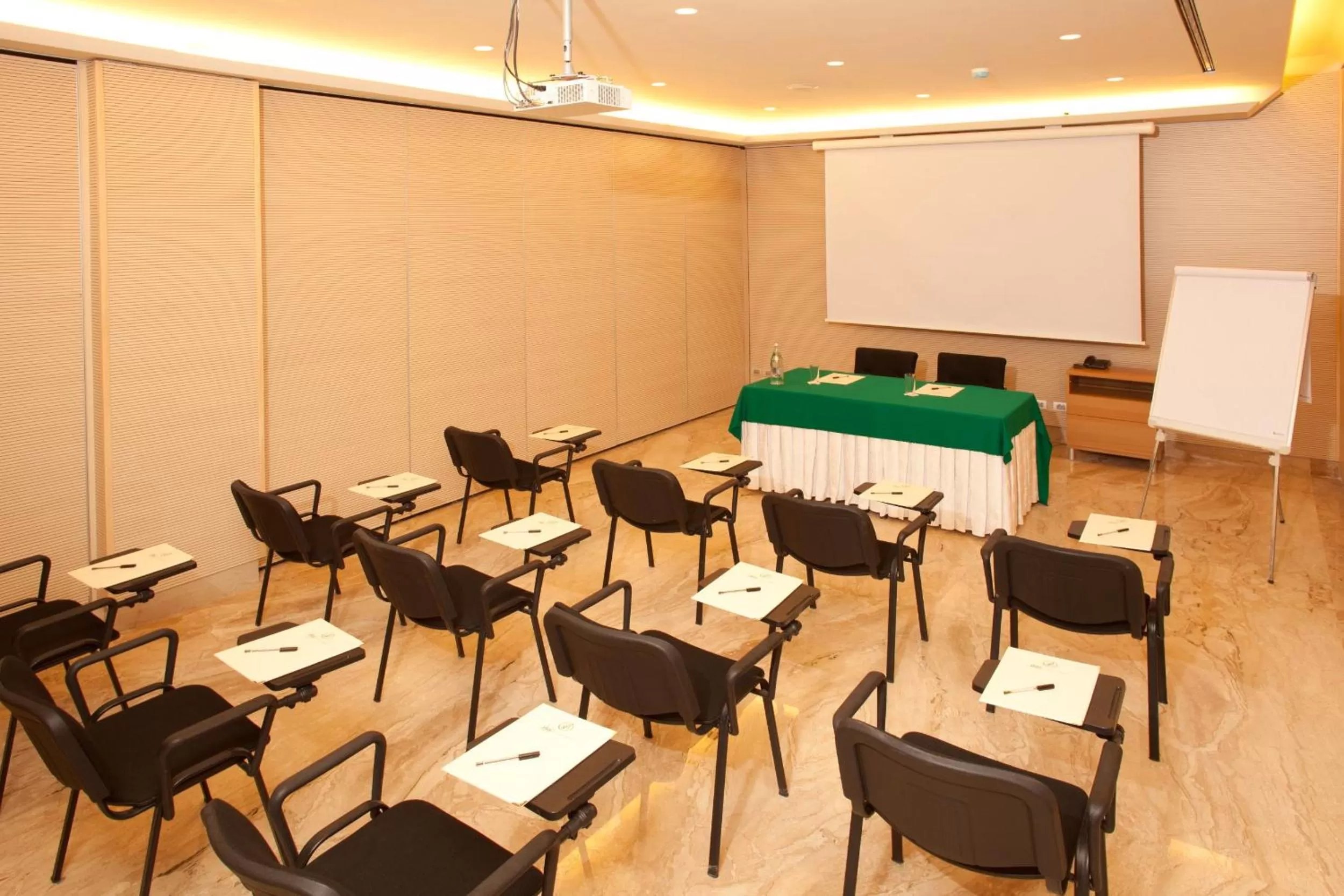Business facilities in Hotel Piccolo Borgo