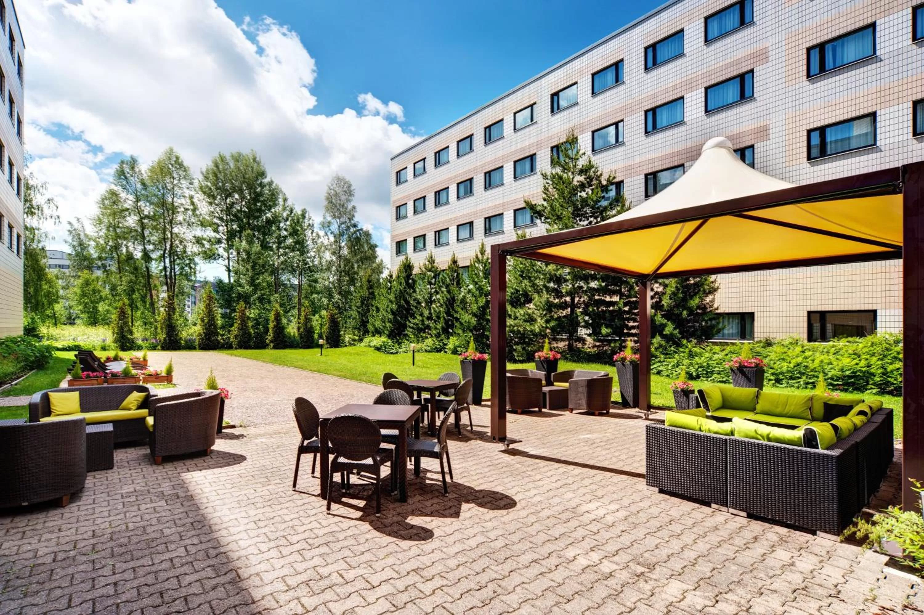 Property building in Holiday Inn Helsinki-Vantaa Airport by IHG
