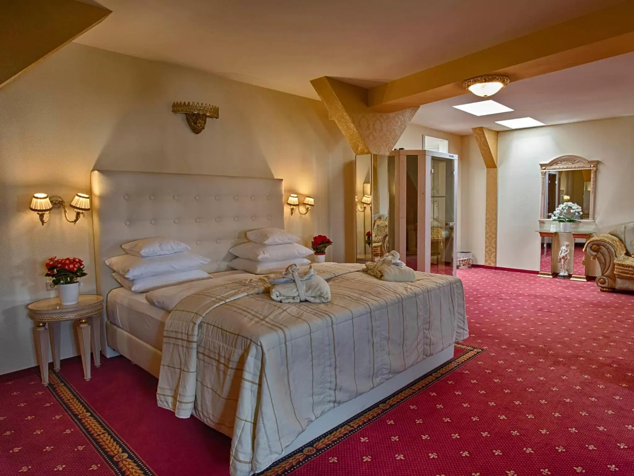 Suite with Spa Bath and Sauna in Hotel Augusta Am Kurfürstendamm Suite with Spa Bath and Sauna in Hotel Augusta Am Kurfürstendamm