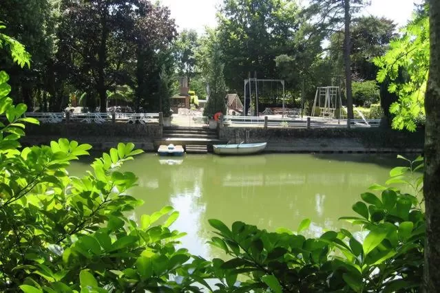 Property building in Le Robinson