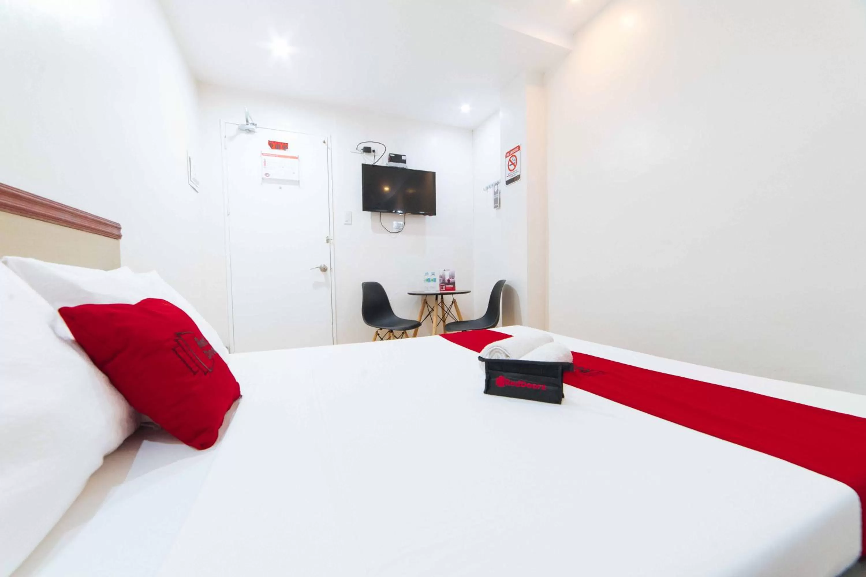 Bedroom, Bed in RedDoorz Plus near SM Lanang Davao