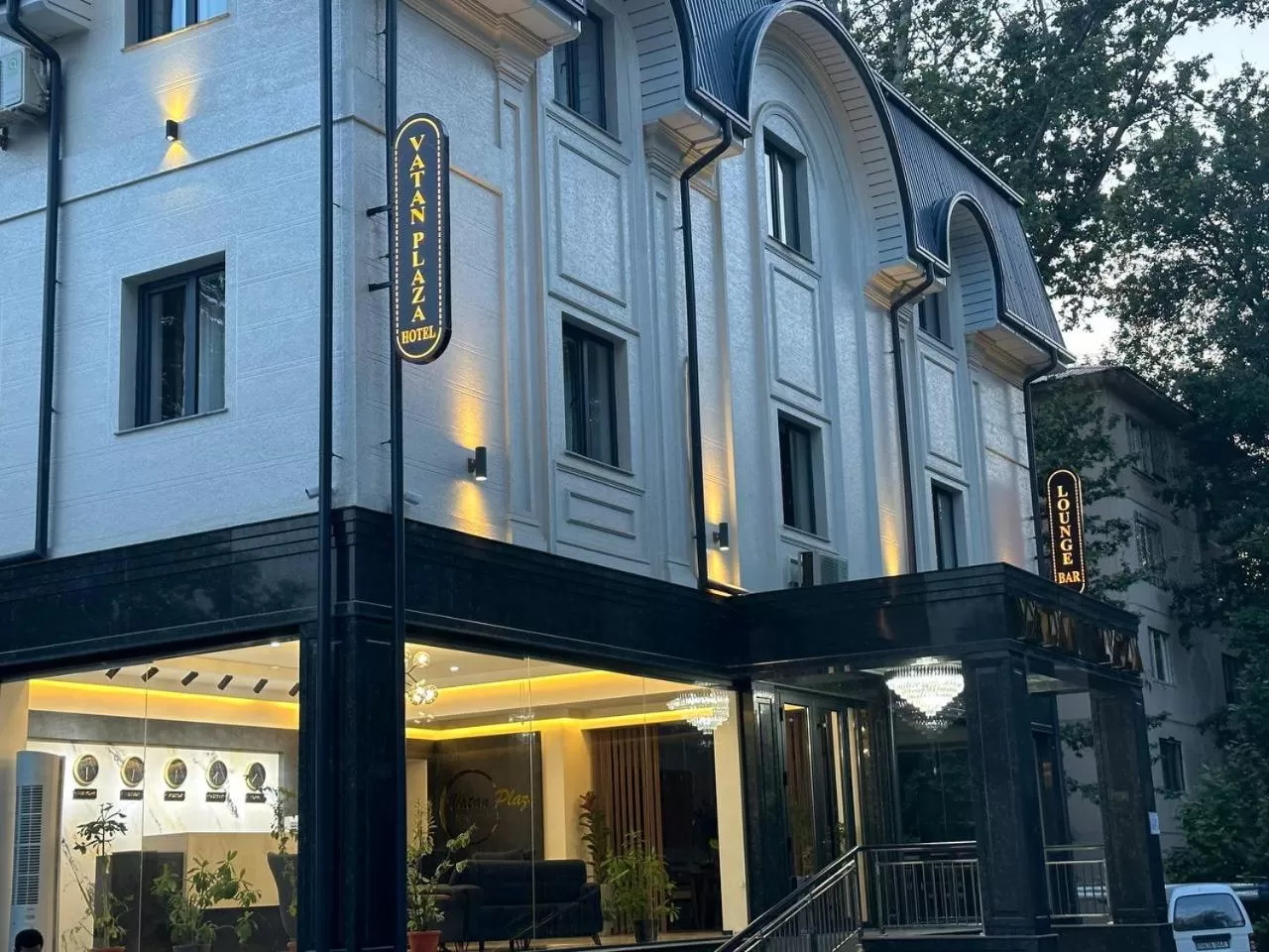 Property building in Vatan Plaza