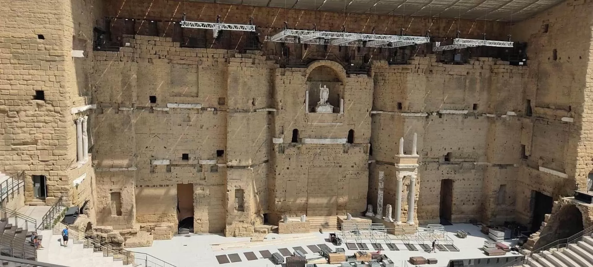 Nearby landmark in Le Clos d'Orange - Hotel & ville de Provence