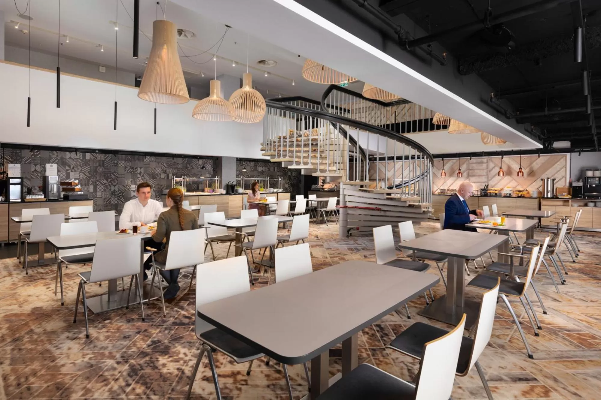 Restaurant/places to eat in Novotel Poznan Centrum