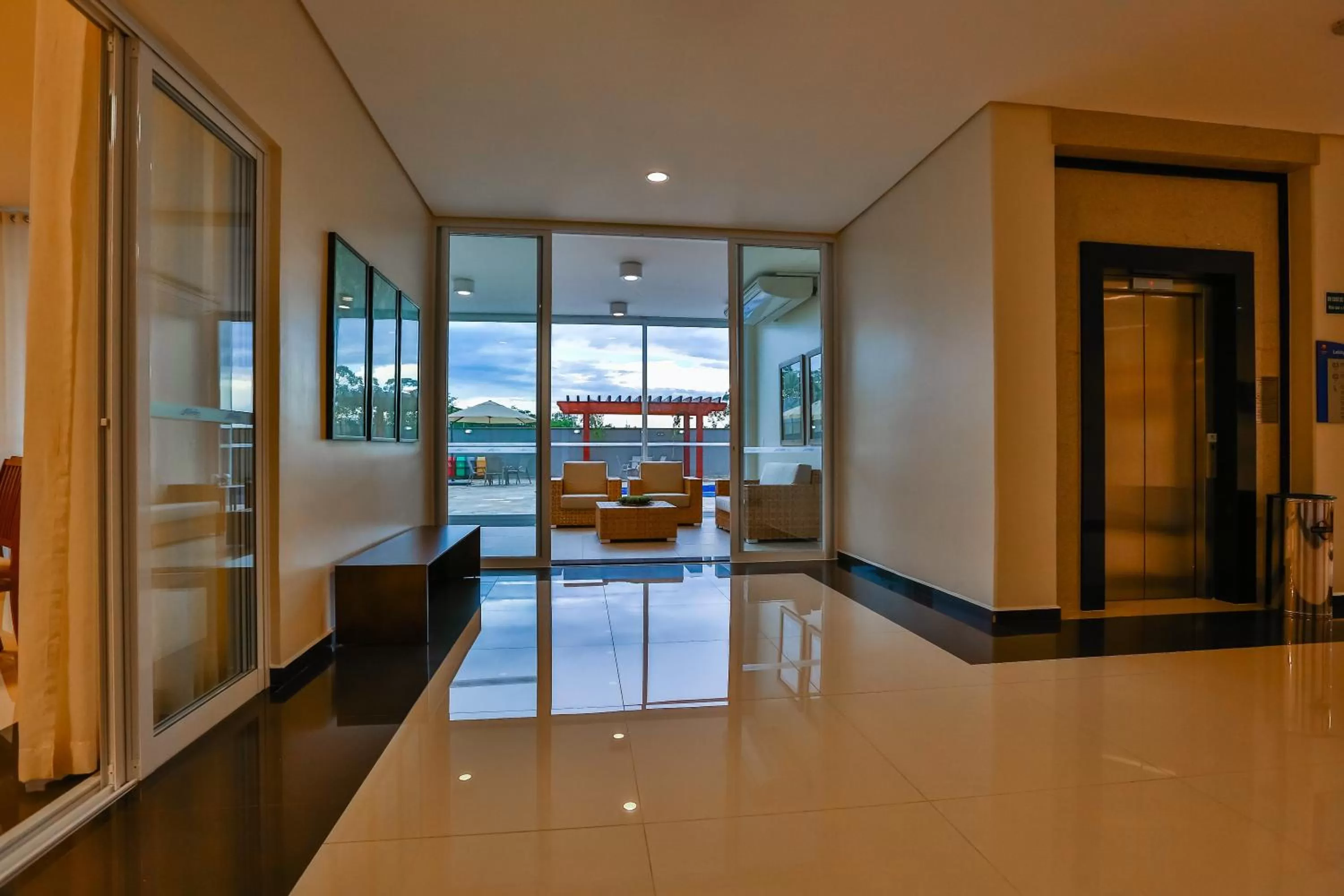 Seating area in Comfort Mogi Guaçu