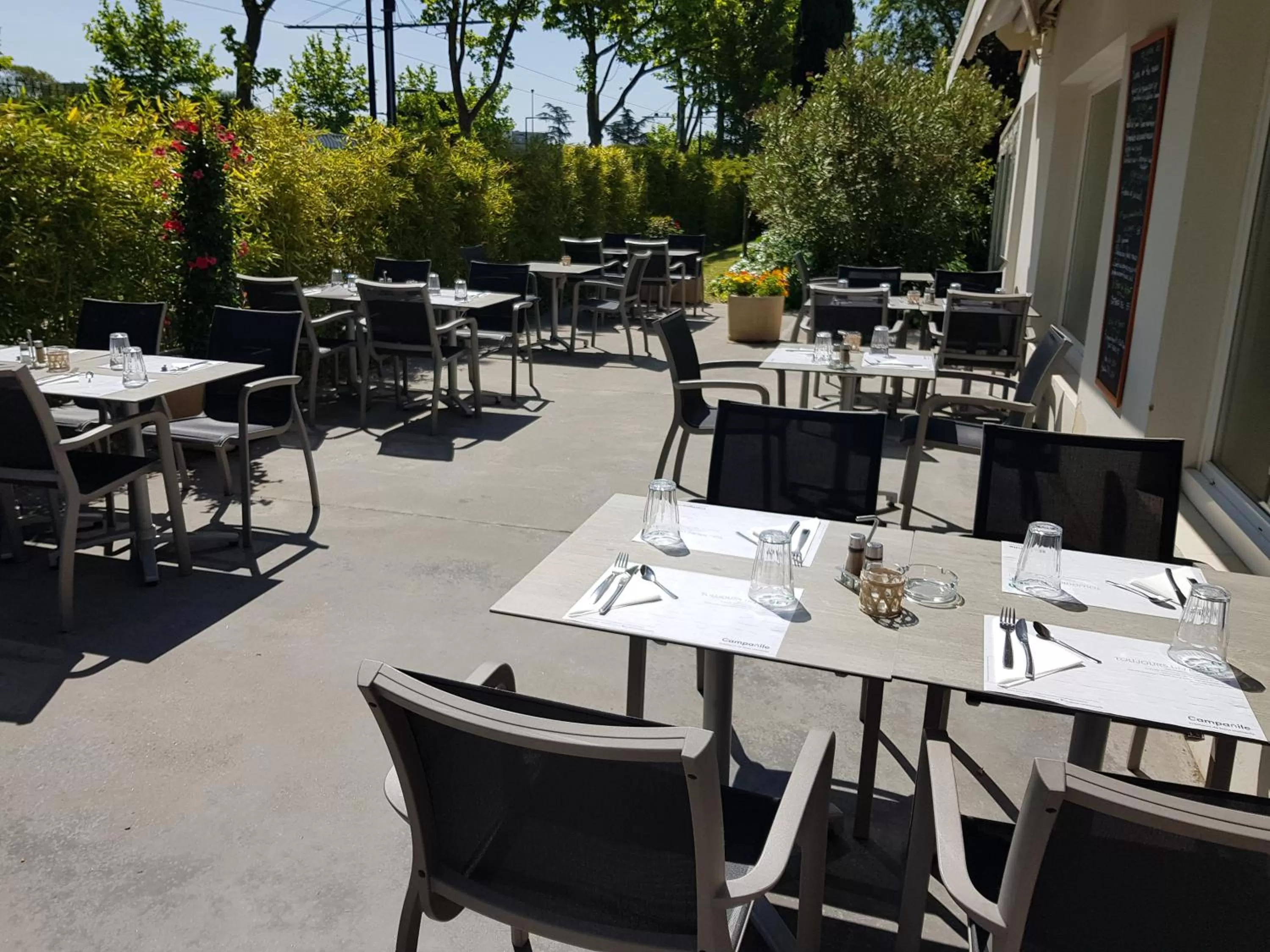 Patio in Campanile Toulouse - Blagnac Aéroport