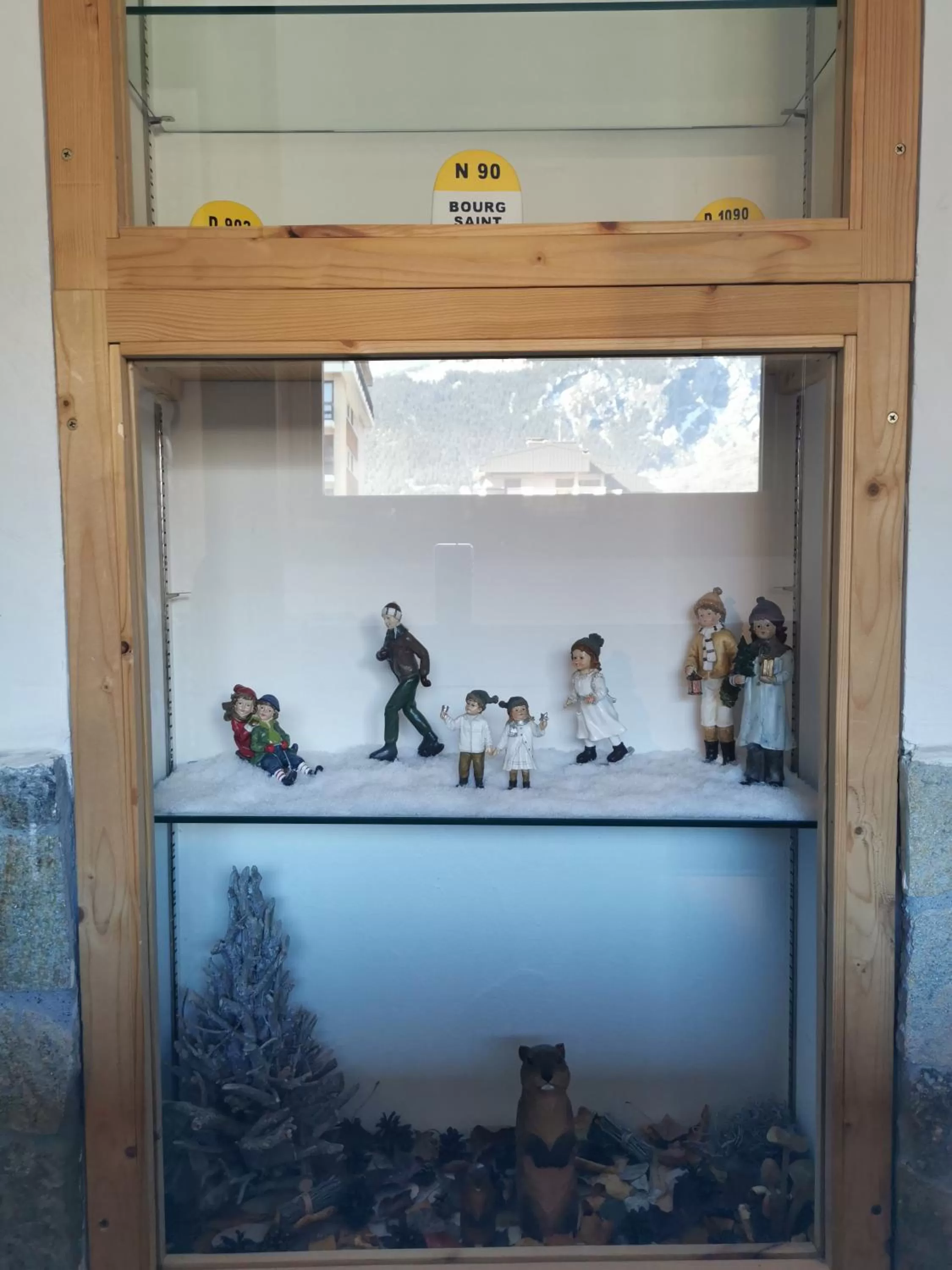 Decorative detail in Hôtel Arolla