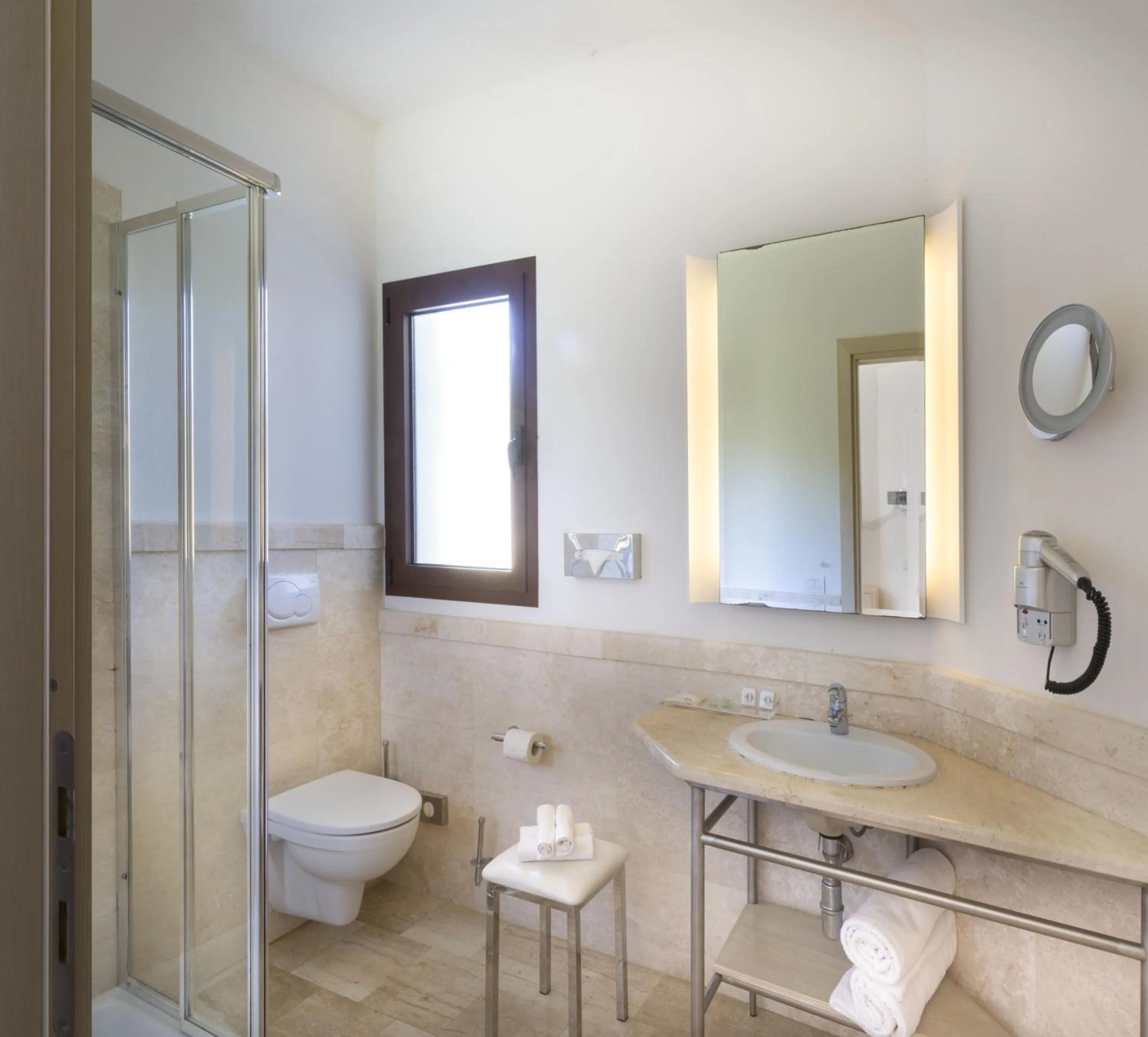 Shower in Grande Baia Resort & Spa