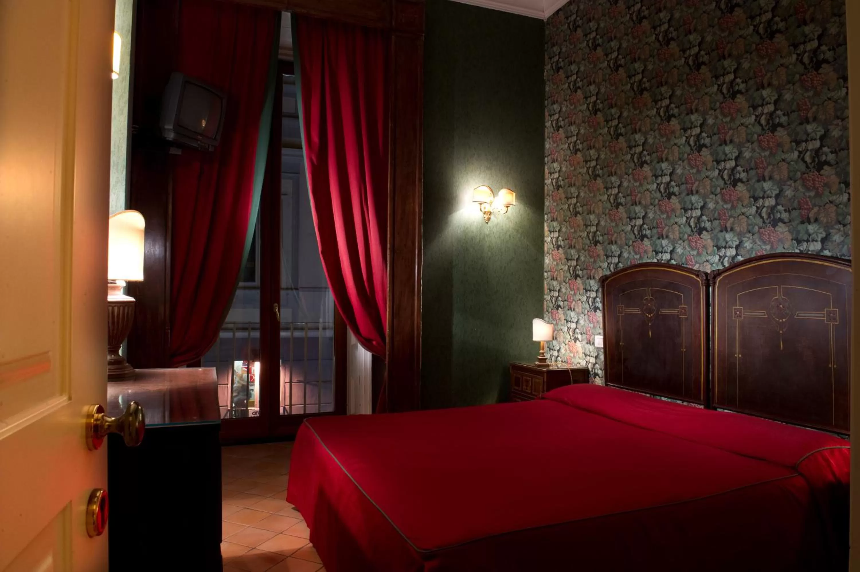 Photo of the whole room, Bed in Chiaja Hotel de Charme