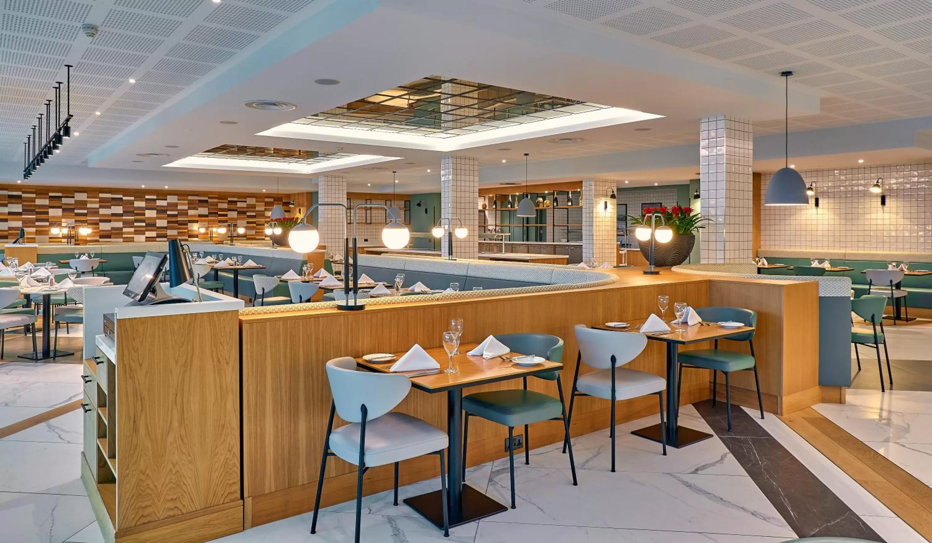 Restaurant/places to eat in Crowne Plaza Marlow by IHG