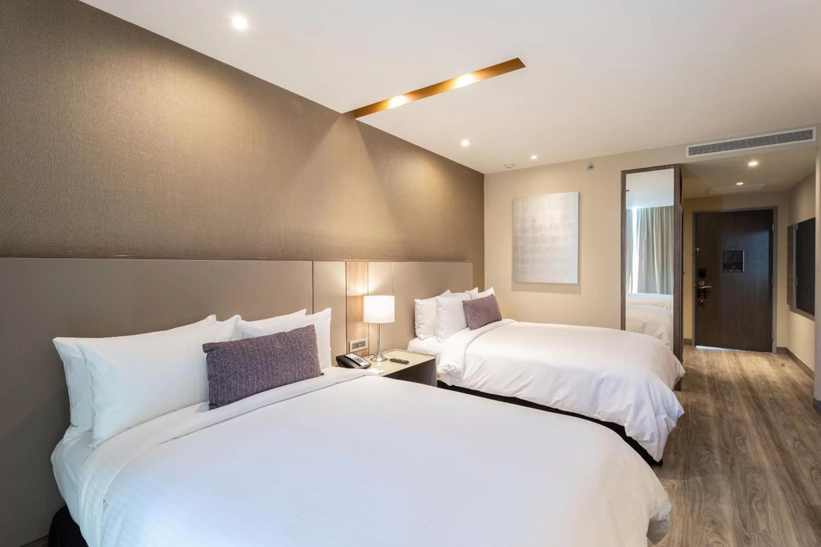 Photo of the whole room, Bed in Camino Real Fashion Drive Monterrey