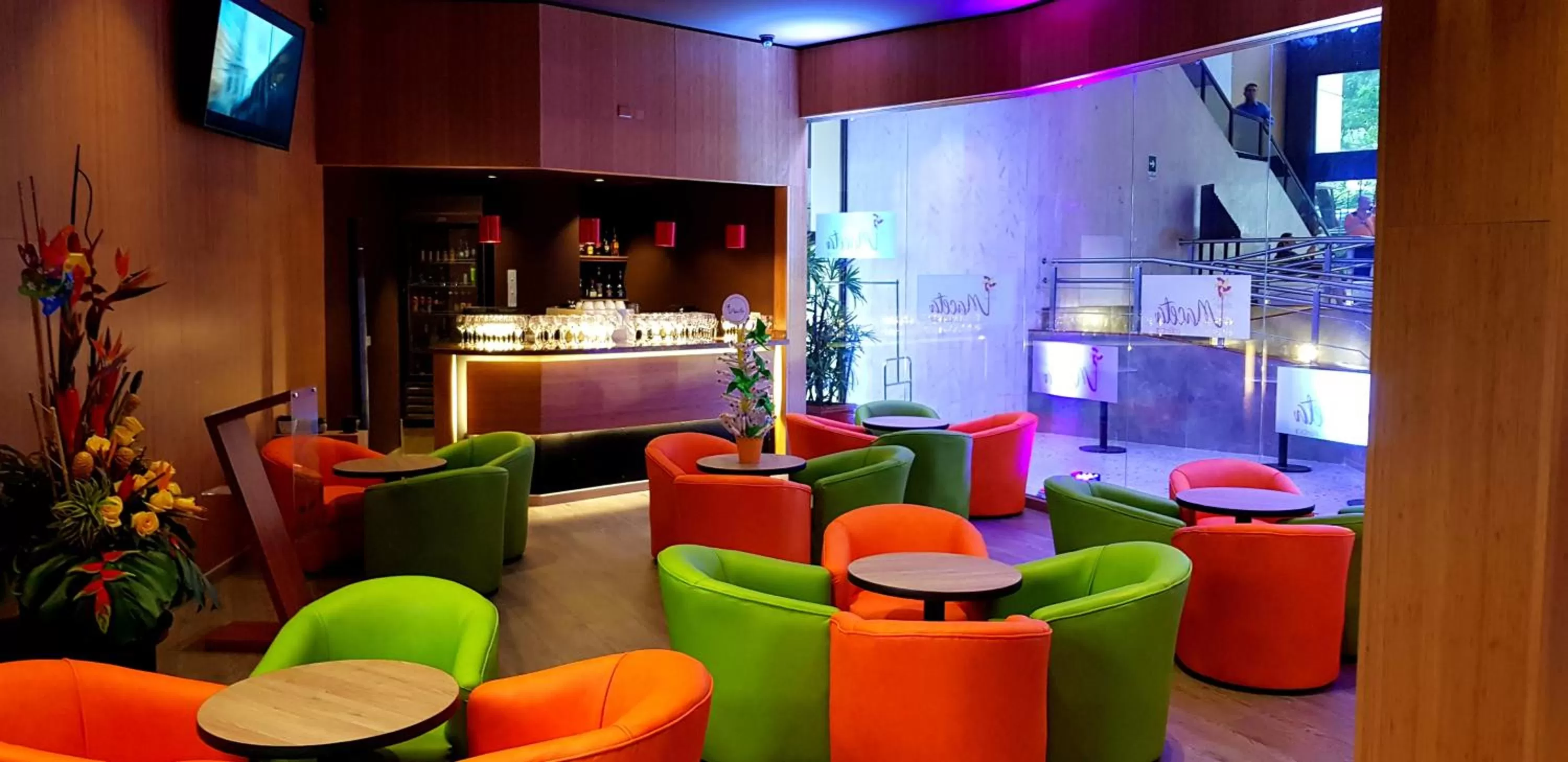 Lounge or bar in Torre de Cali Plaza Hotel