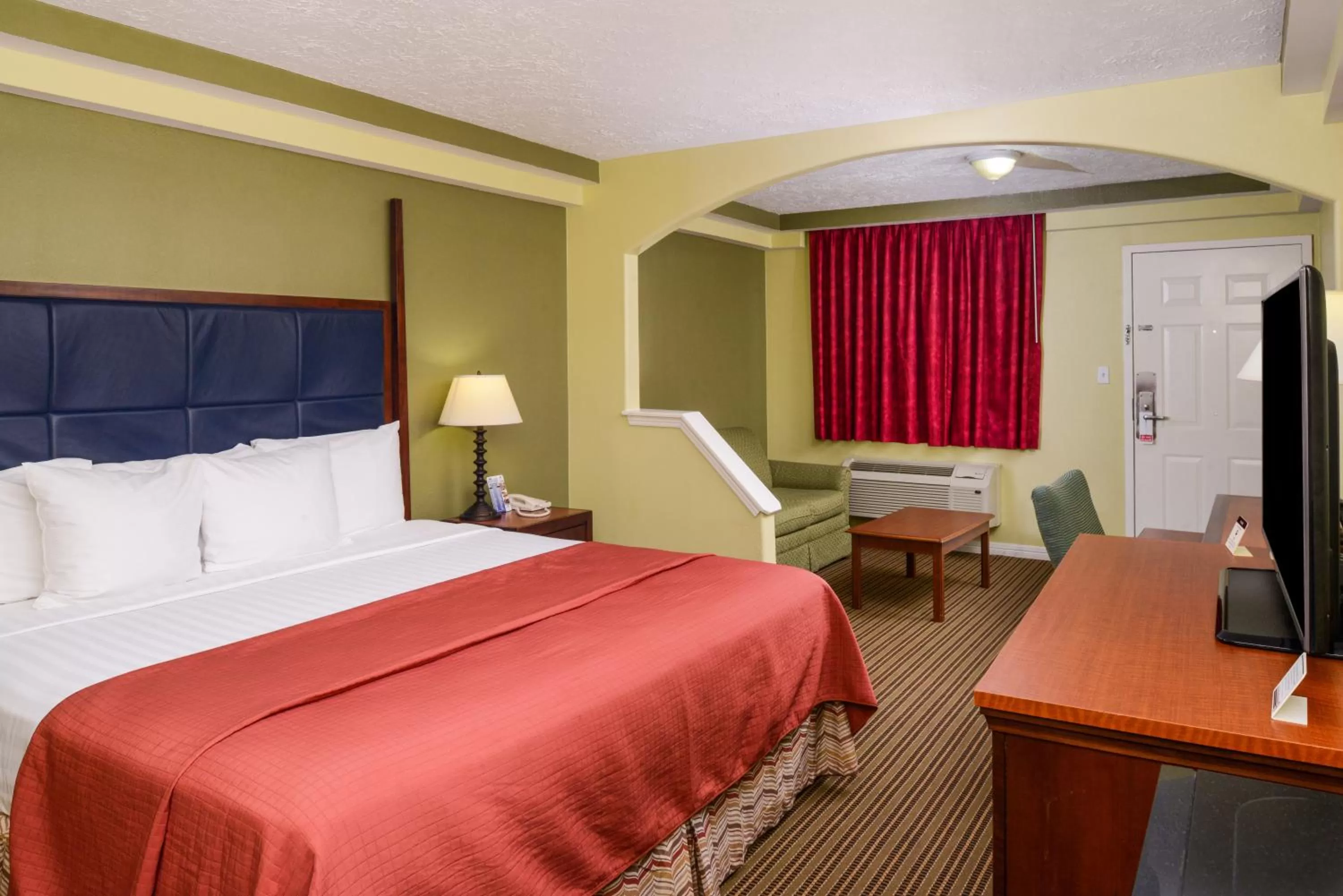 Bed in Americas Best Value Inn & Suites Waller/Prairie View