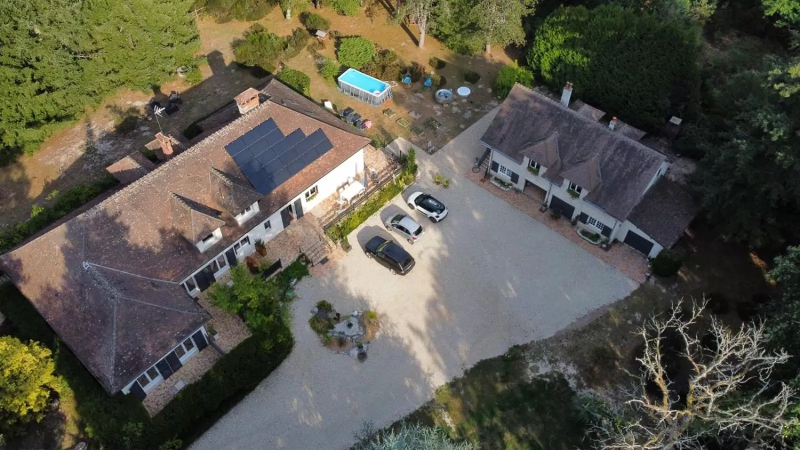Bird's eye view in LES GENEBRUYERES - L'HISTOIRE D'UN REVE