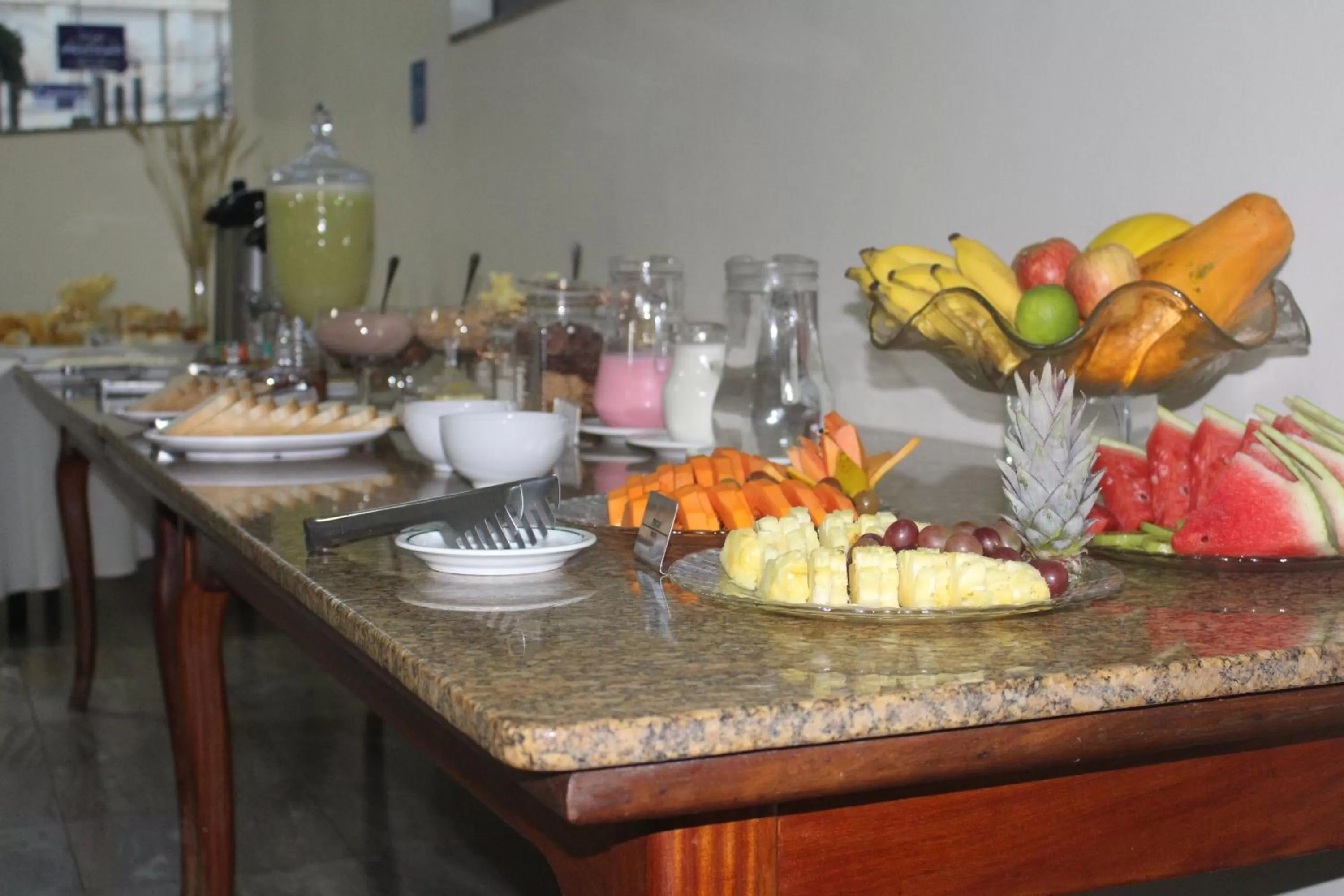 Food and drinks in Hotel Oscar Blue Montes Claros