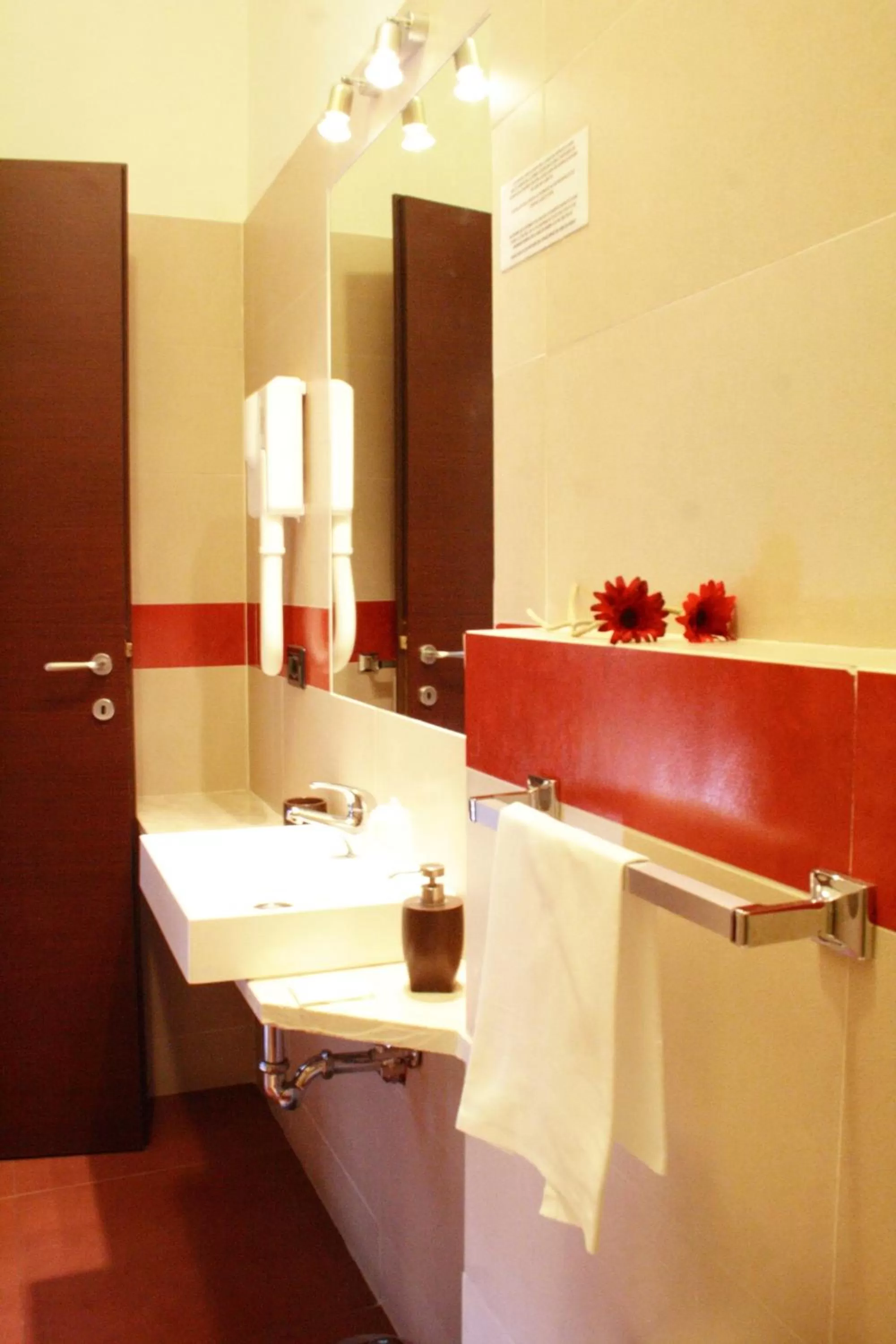 Bathroom in San Max Hotel