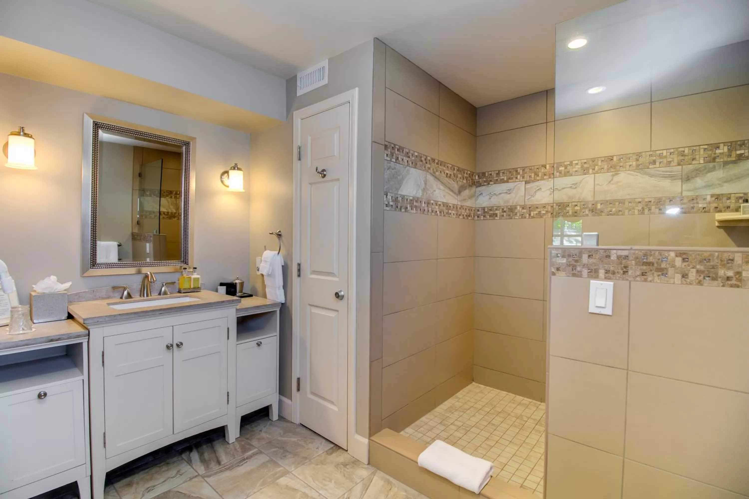 Bathroom in Winchester Inn