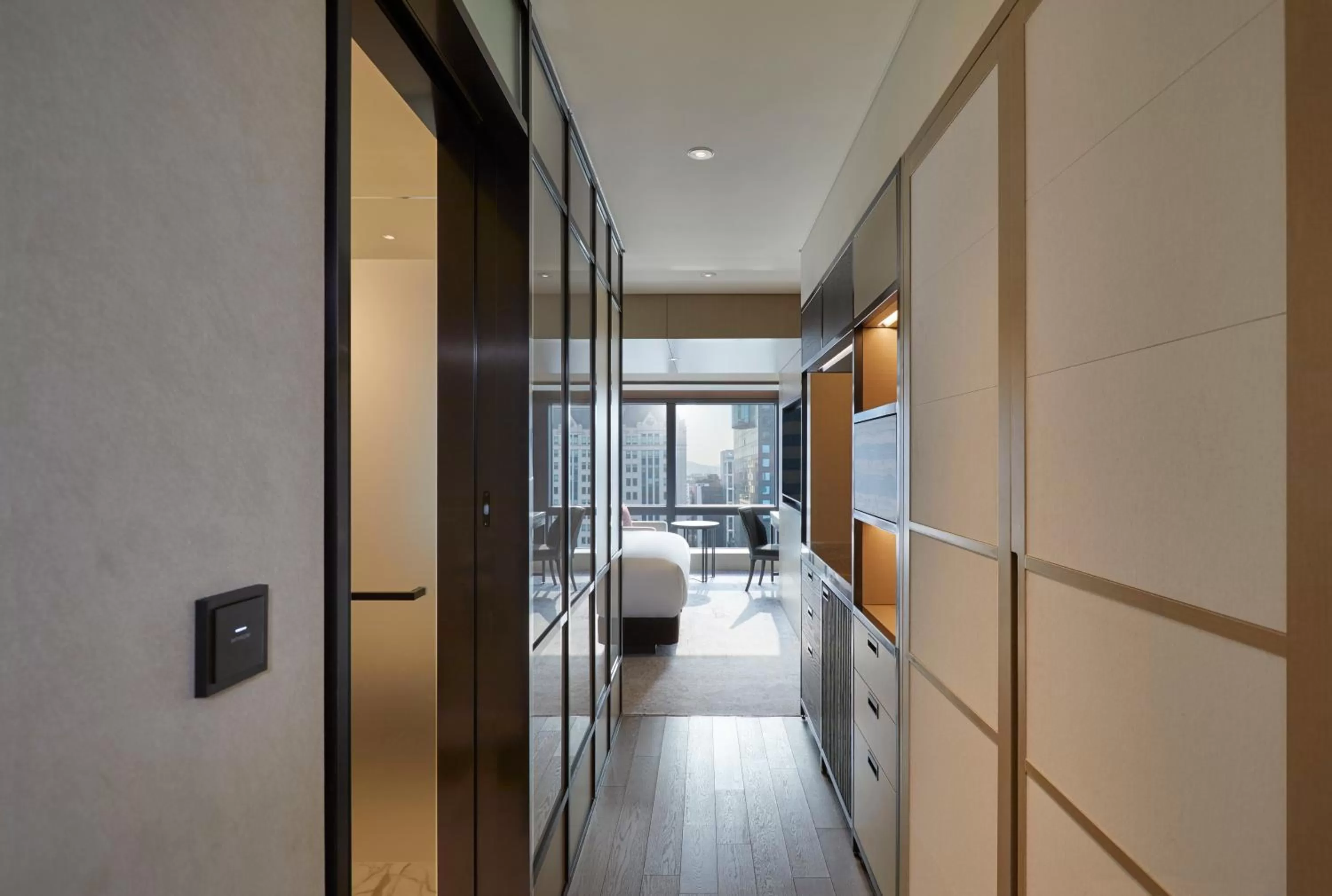 Photo of the whole room, Bed in Grand InterContinental Seoul Parnas by IHG