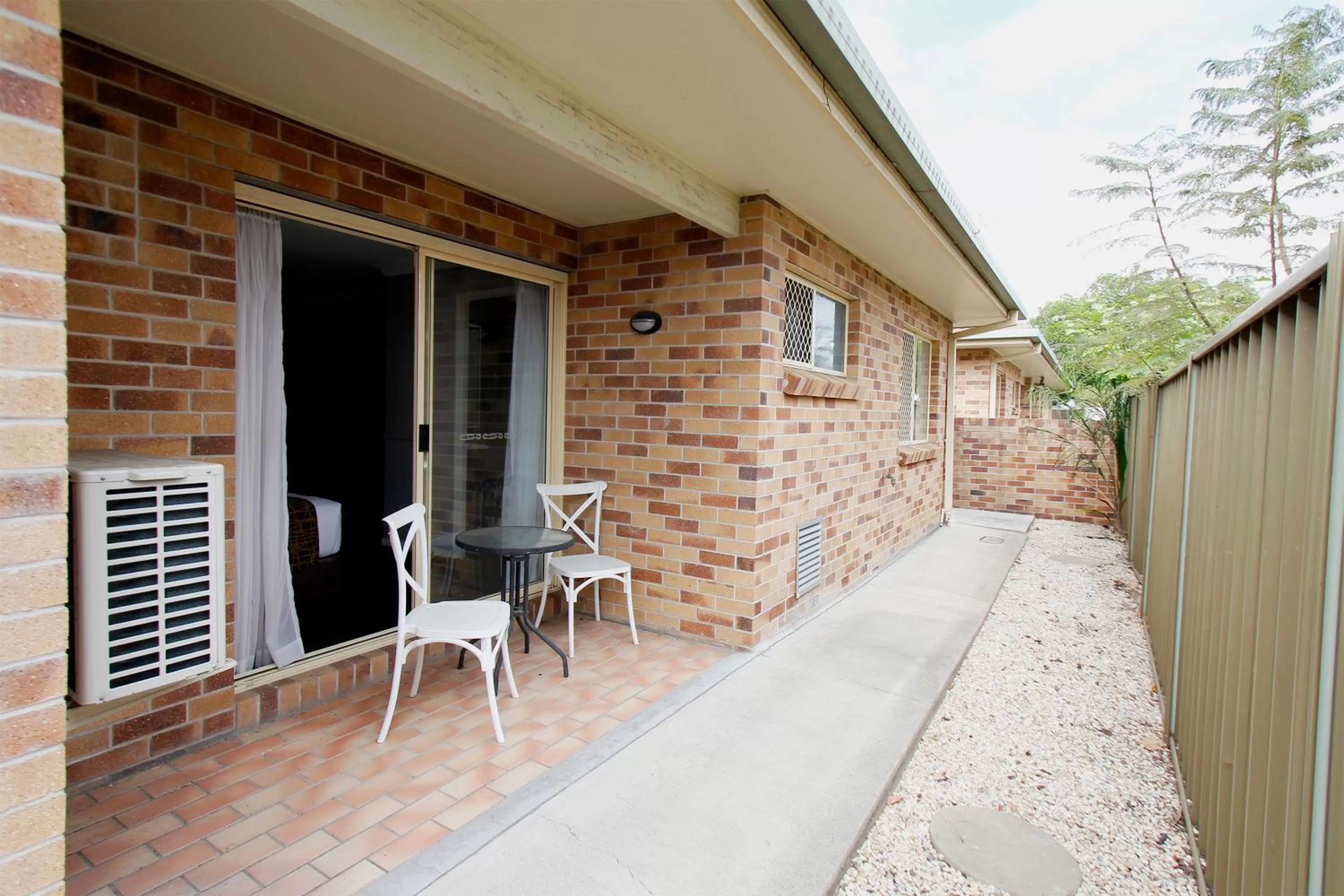 Patio in The Stirling Motel